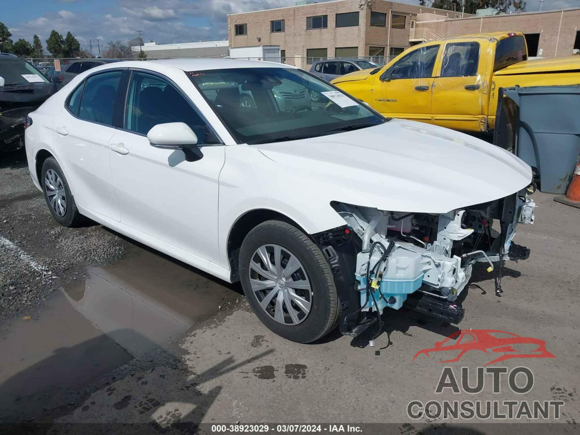 TOYOTA CAMRY 2022 - 4T1C31AK3NU581239