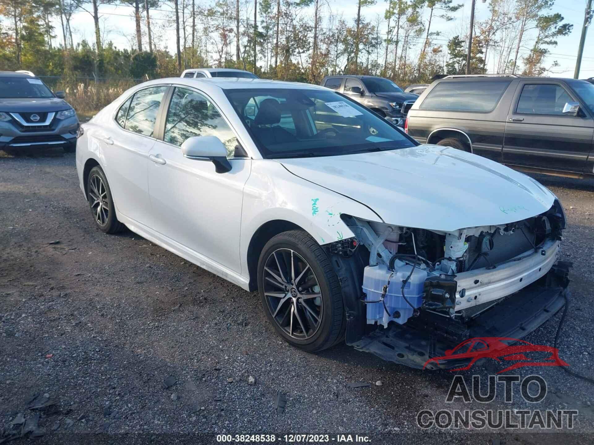 TOYOTA CAMRY 2022 - 4T1G11AK1NU694615