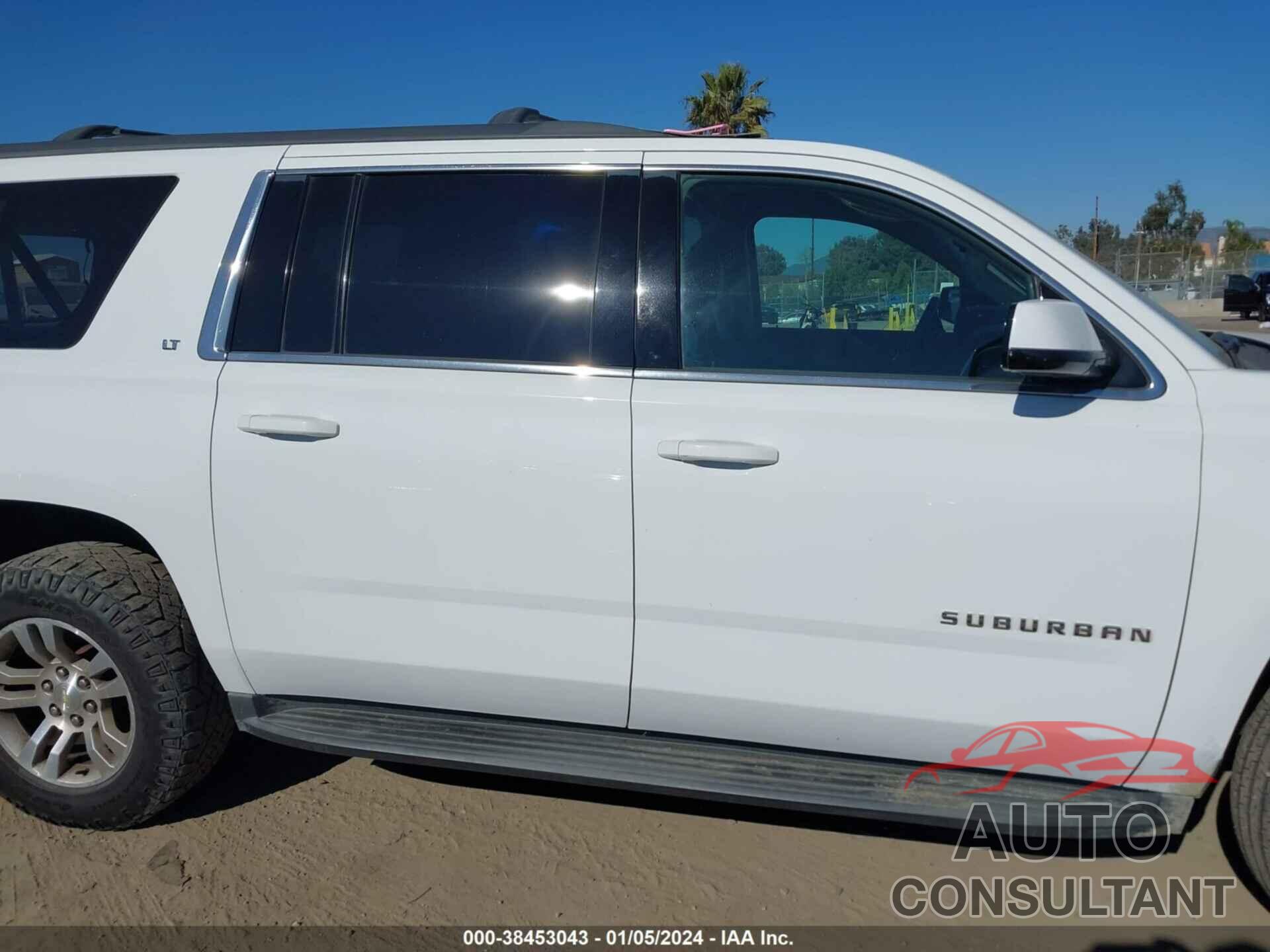 CHEVROLET SUBURBAN 2017 - 1GNSKHKC1HR154675