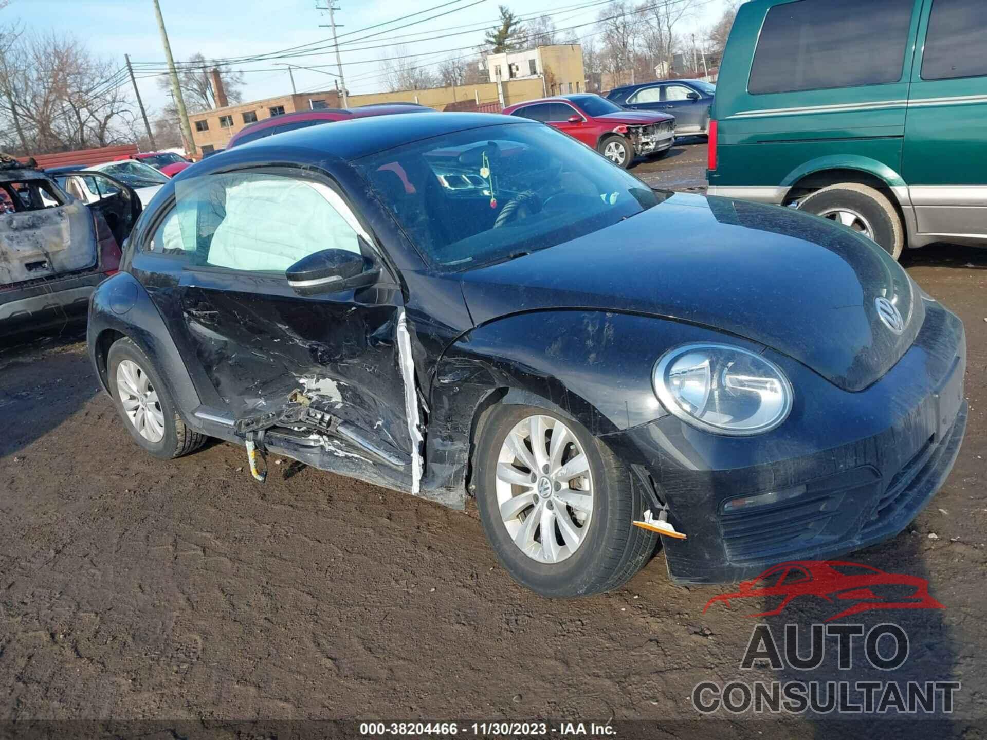 VOLKSWAGEN BEETLE 2019 - 3VWFD7AT2KM709056