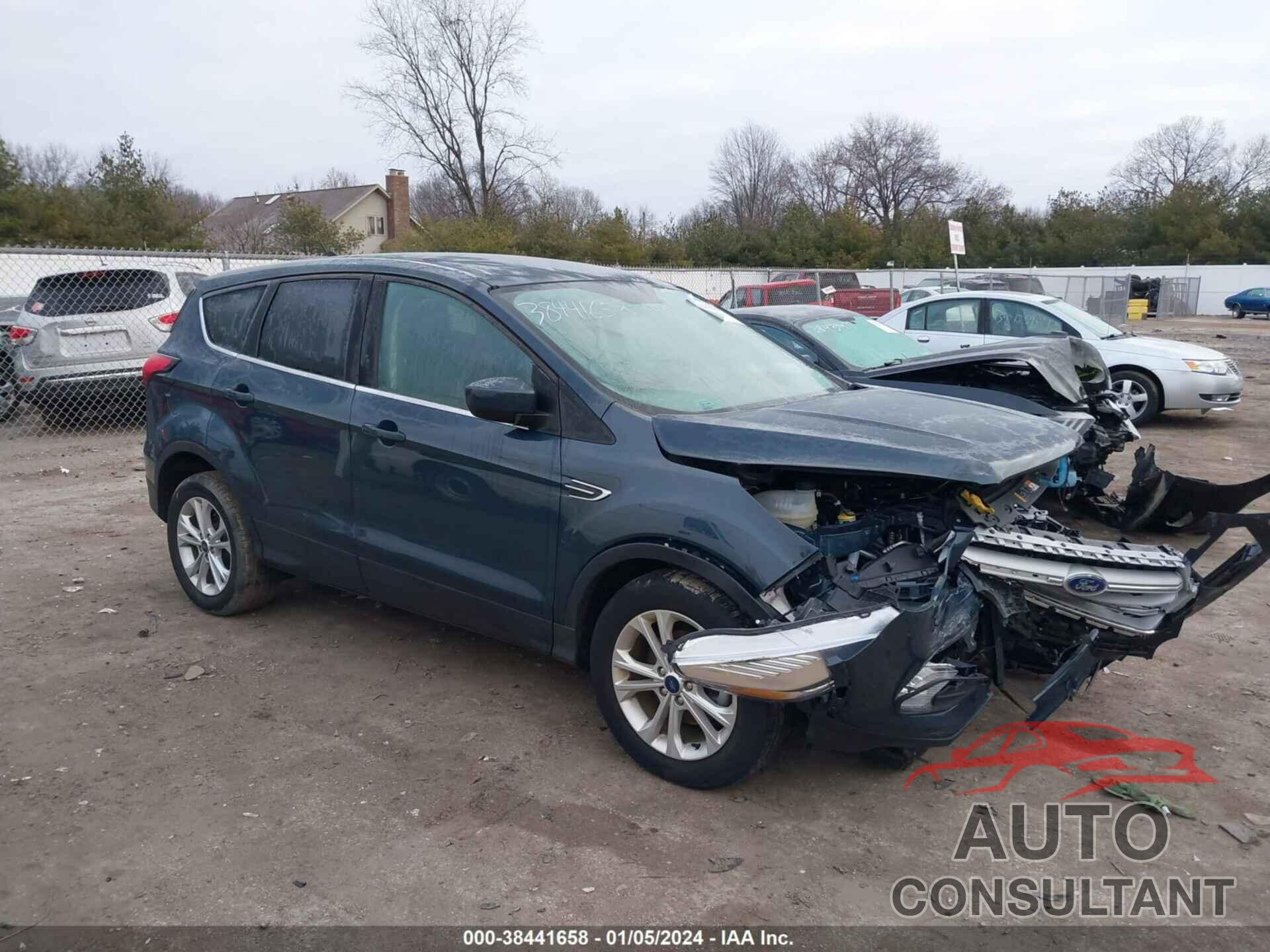 FORD ESCAPE 2019 - 1FMCU0GD5KUA98248