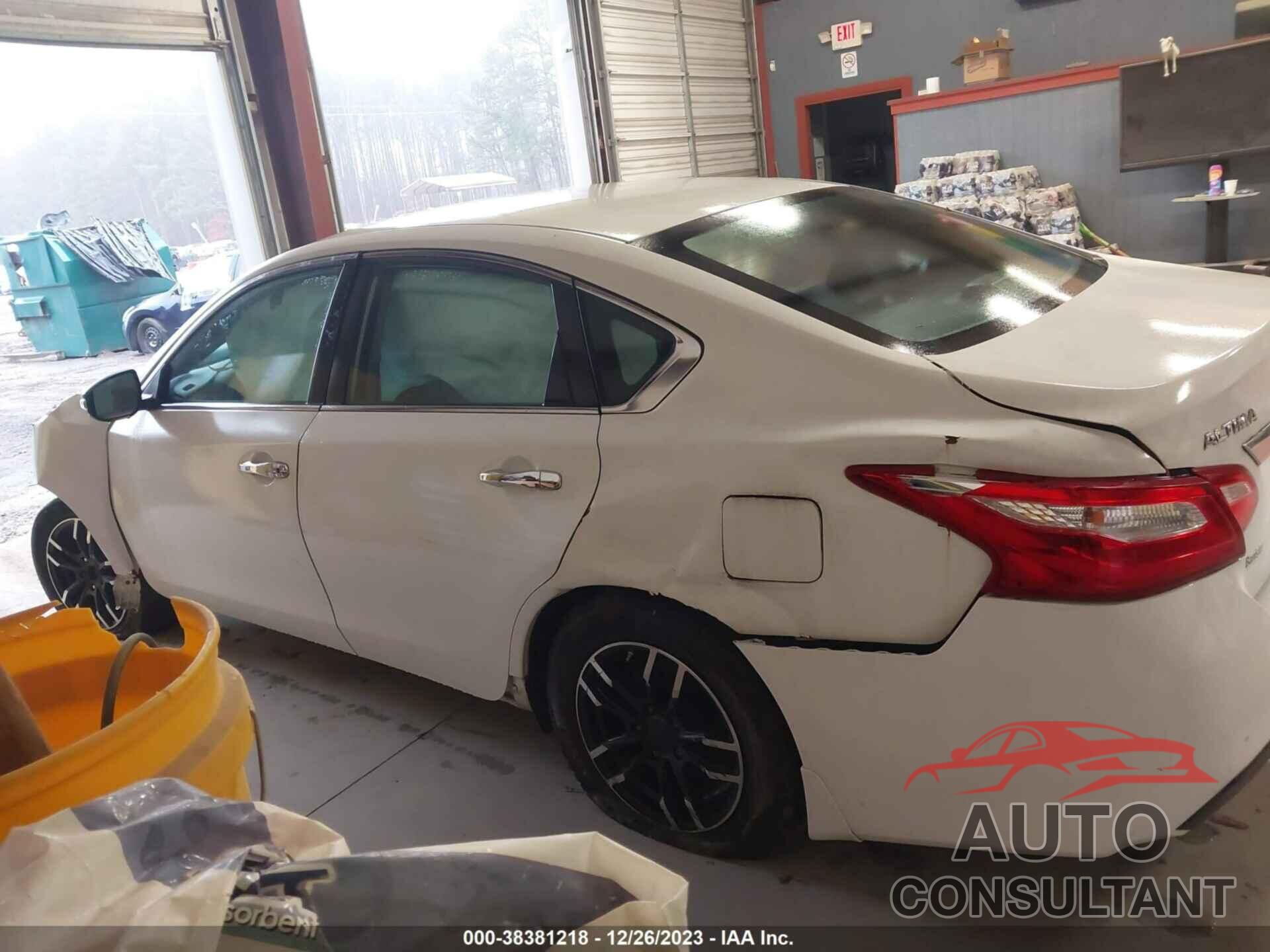 NISSAN ALTIMA 2017 - 1N4AL3AP5HC266171