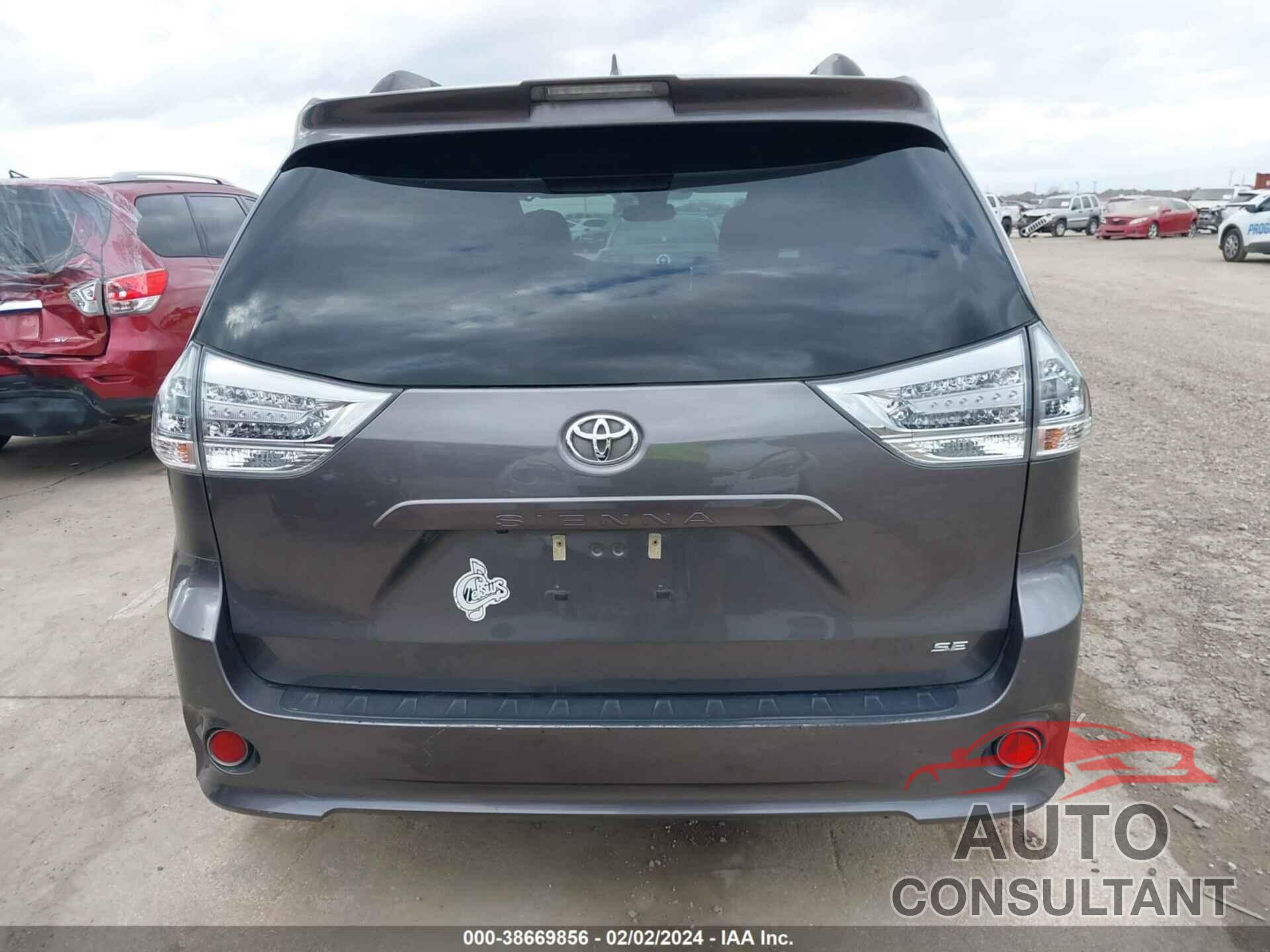 TOYOTA SIENNA 2018 - 5TDXZ3DC0JS913351