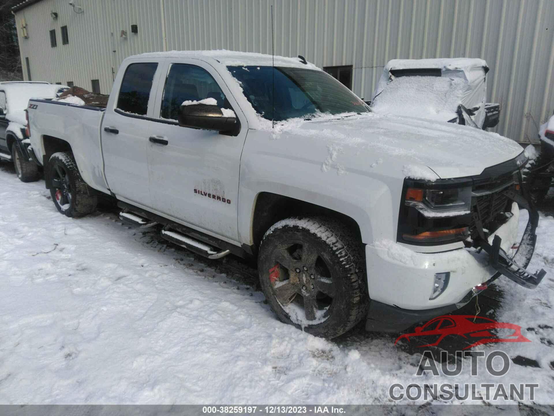 CHEVROLET SILVERADO 1500 2018 - 1GCVKREH2JZ266166