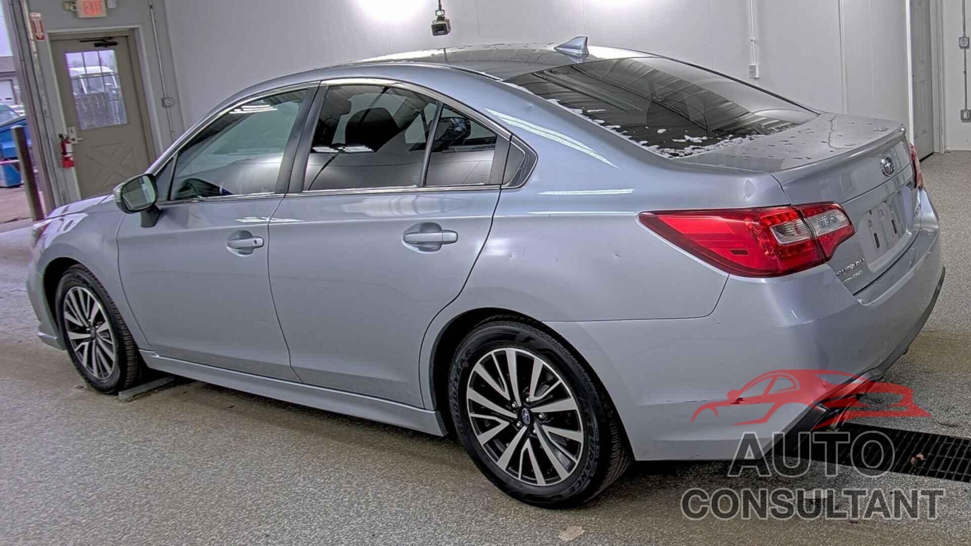 SUBARU LEGACY 2019 - 4S3BNAF60K3014901