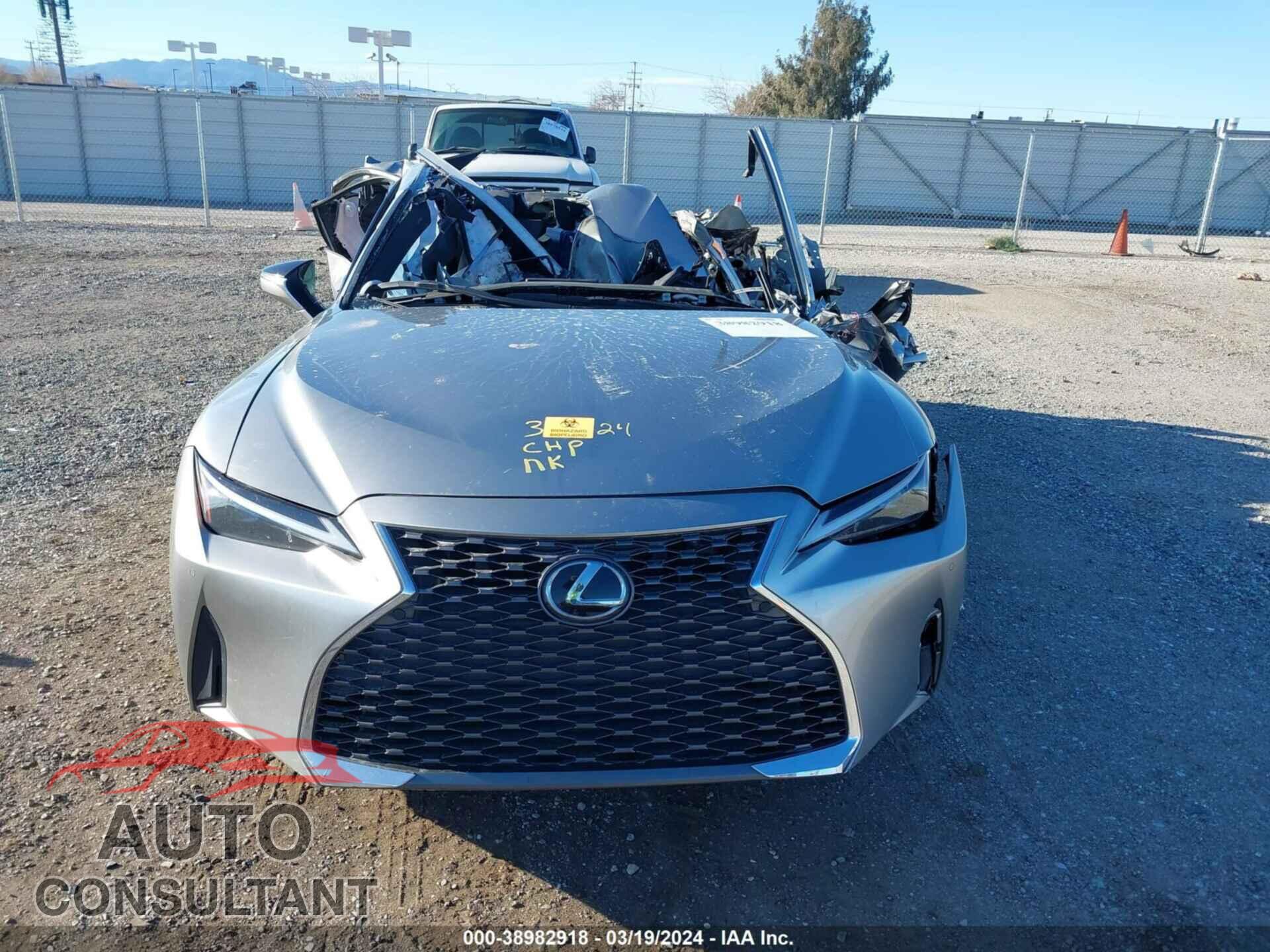 LEXUS IS 2021 - JTHCA1D29M5110077