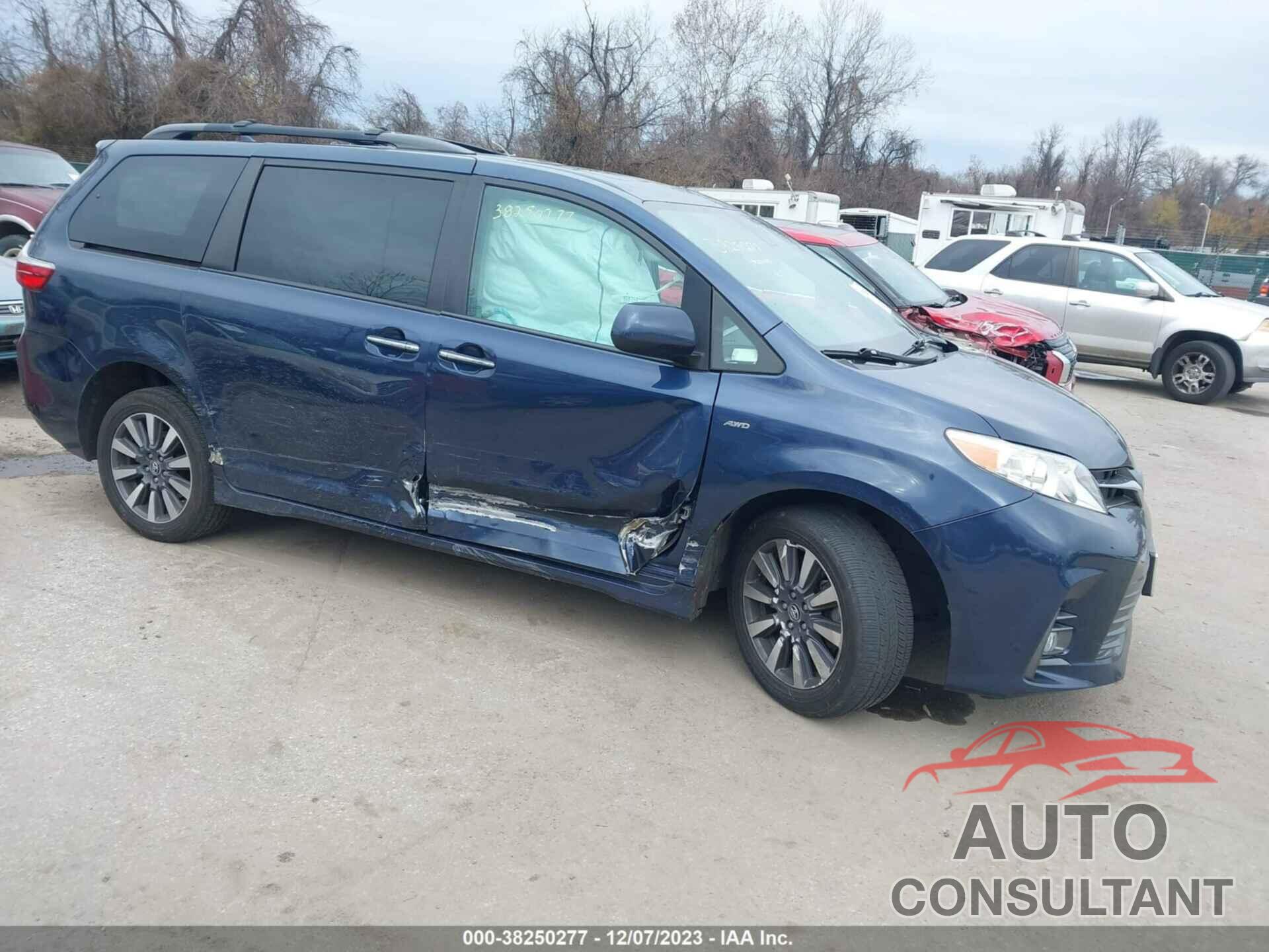 TOYOTA SIENNA 2019 - 5TDDZ3DC7KS211922