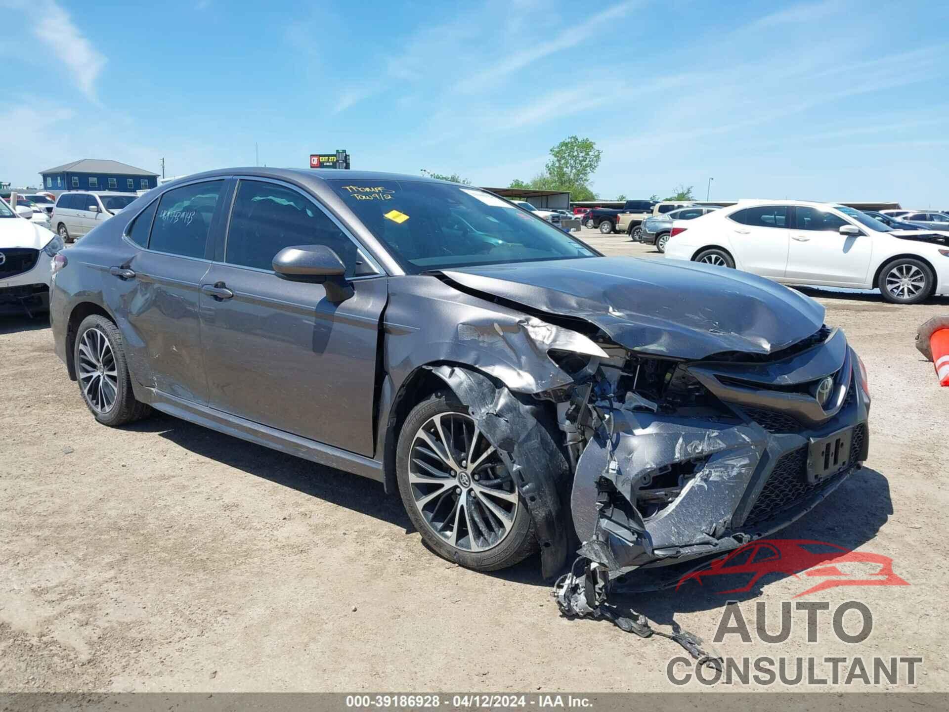 TOYOTA CAMRY 2018 - 4T1B11HK7JU149951