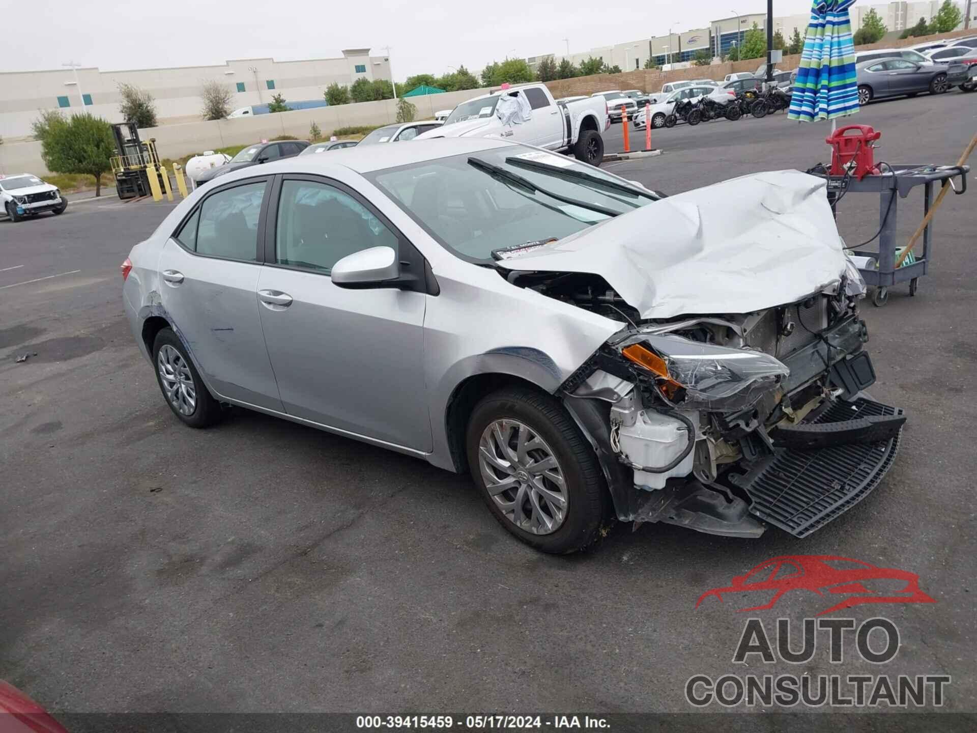 TOYOTA COROLLA 2018 - 5YFBURHE1JP829085