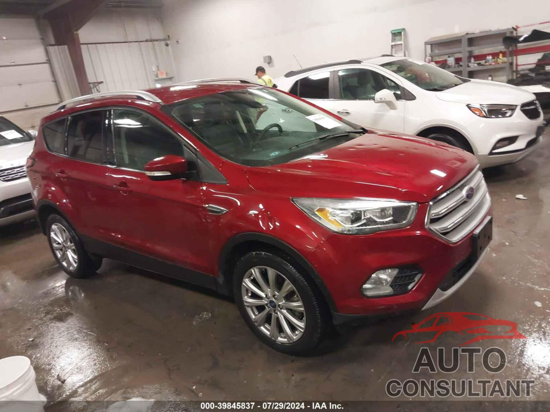 FORD ESCAPE 2018 - 1FMCU9J96JUA84947