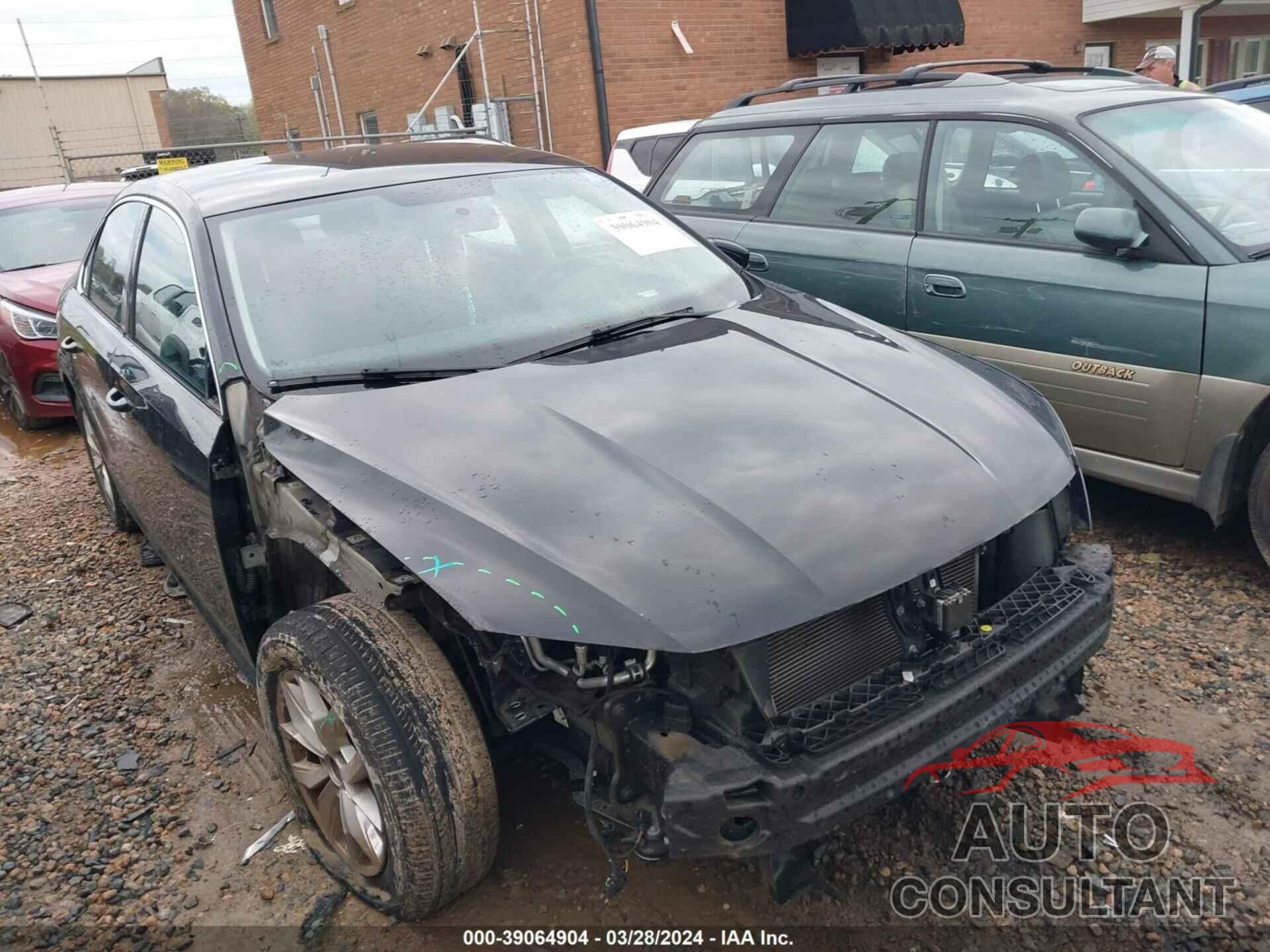 VOLKSWAGEN PASSAT 2017 - 1VWAT7A32HC007679
