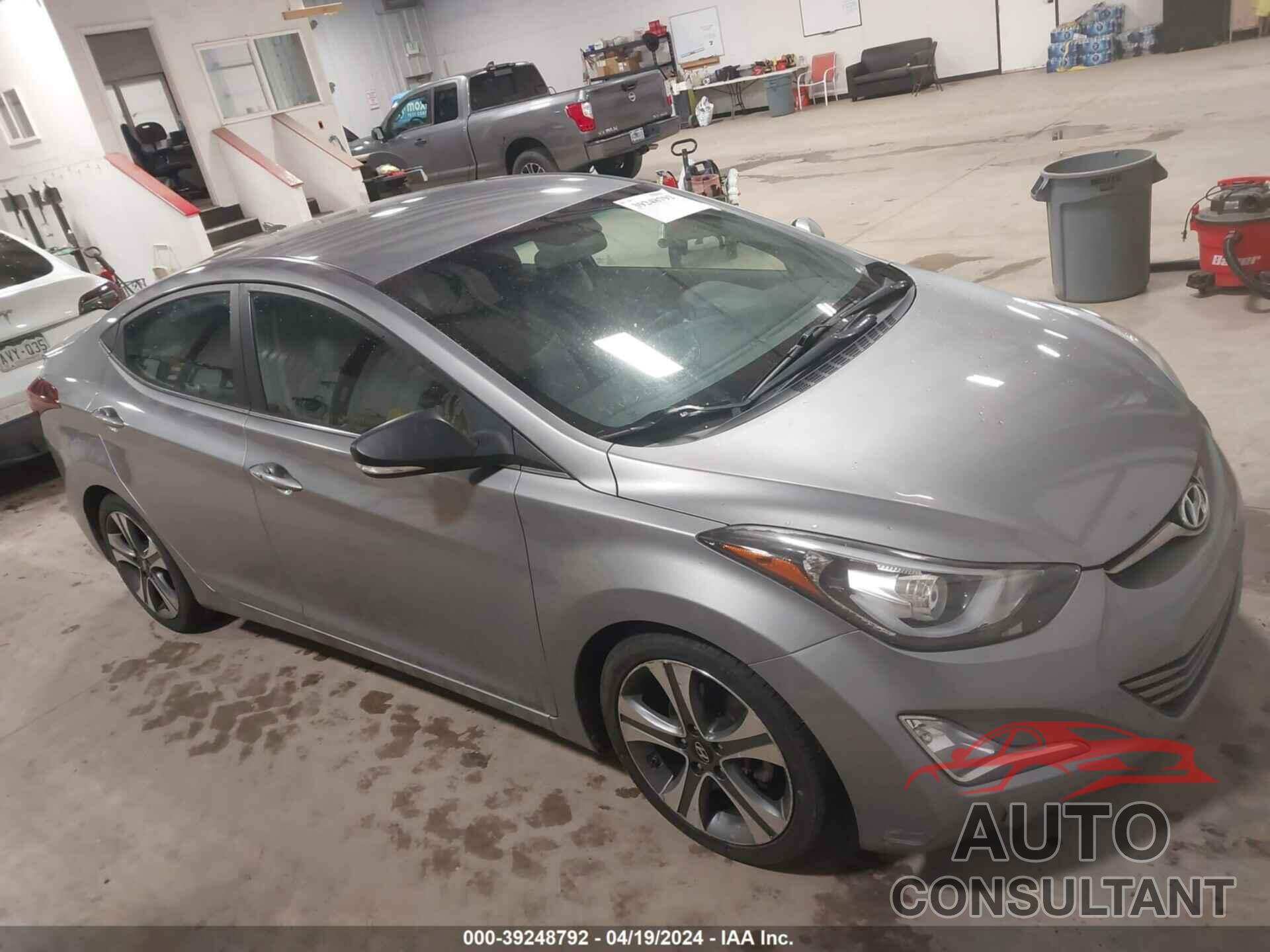 HYUNDAI ELANTRA 2016 - KMHDH4AH8GU523240