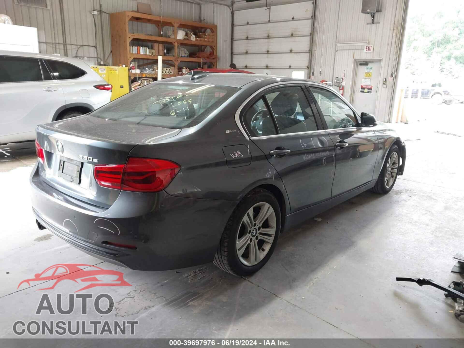 BMW 330E 2017 - WBA8E1C31HK895463