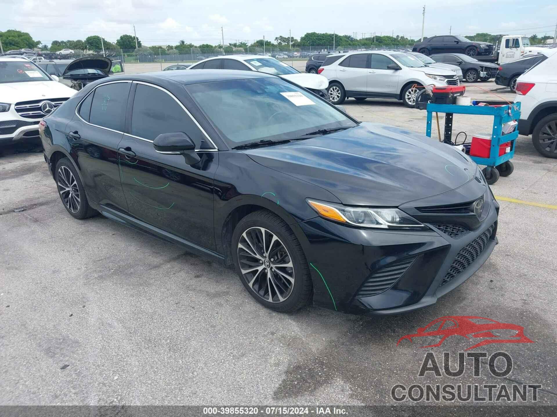 TOYOTA CAMRY 2018 - 4T1B11HK7JU065077
