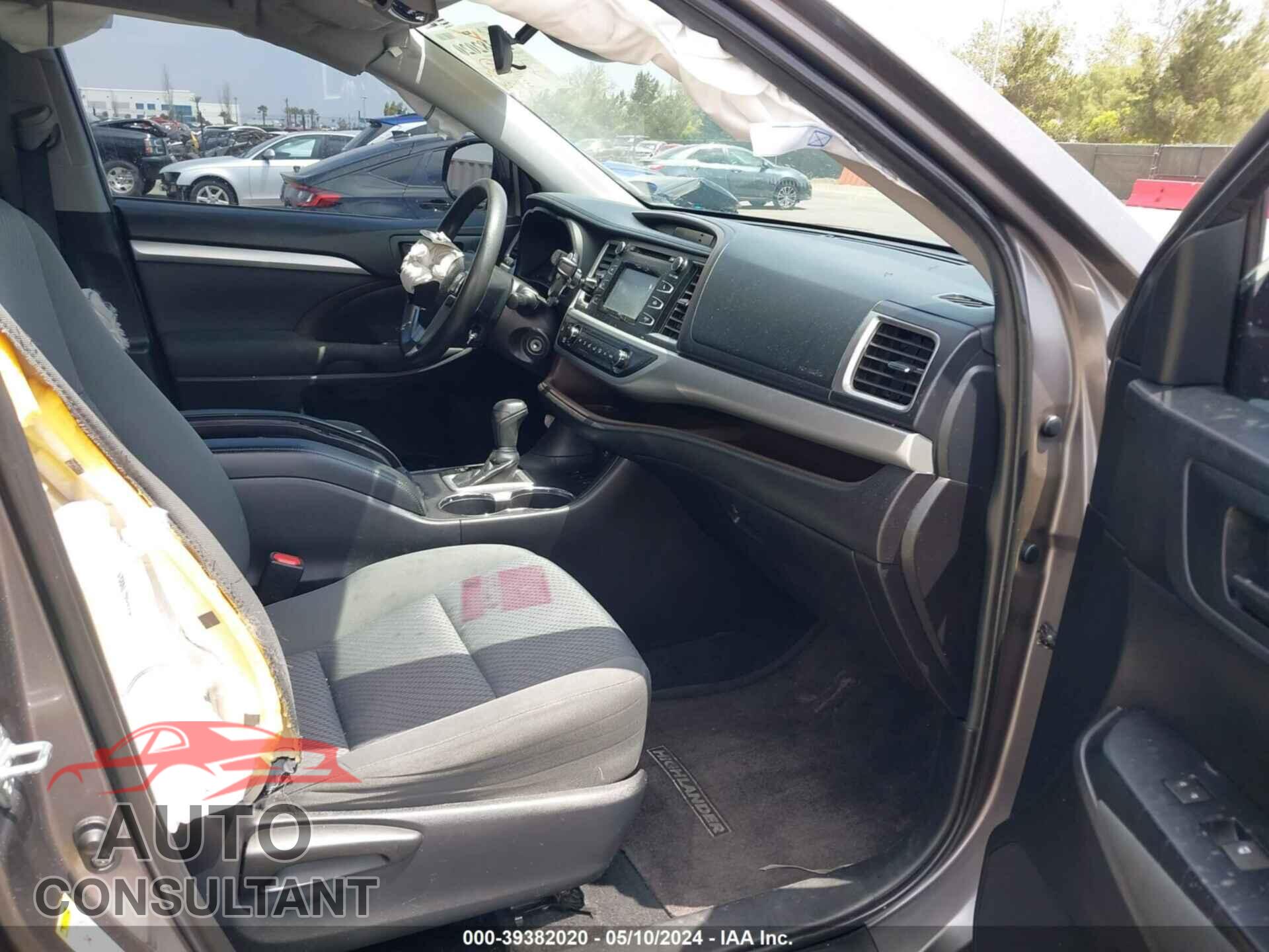 TOYOTA HIGHLANDER 2019 - 5TDBZRFH4KS972765