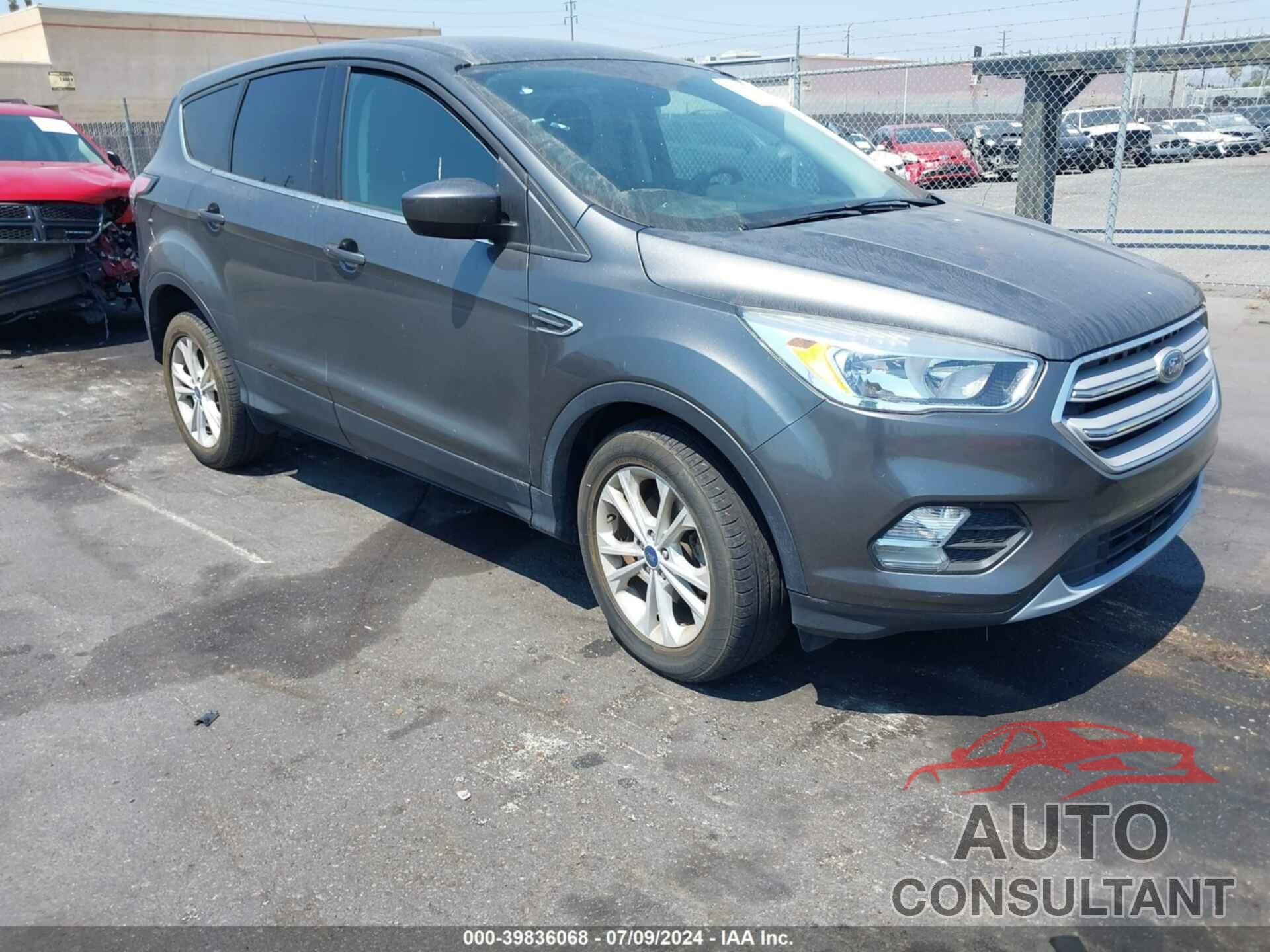 FORD ESCAPE 2017 - 1FMCU0GD4HUC76501