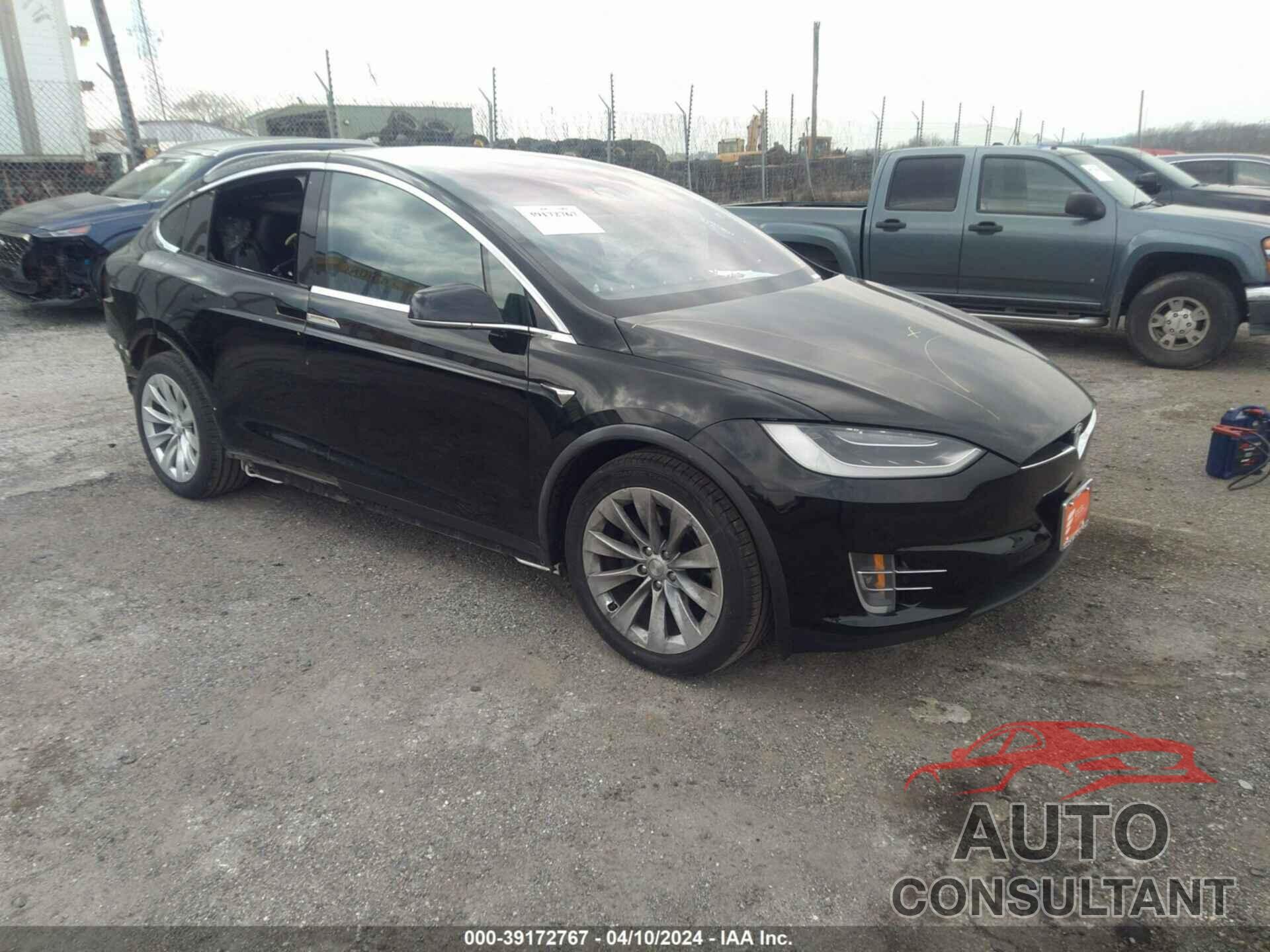 TESLA MODEL X 2018 - 5YJXCAE27JF119981