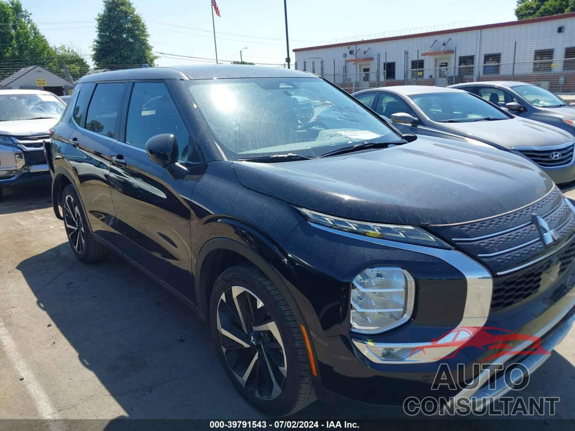 MITSUBISHI OUTLANDER 2023 - JA4J3UA80PZ053935