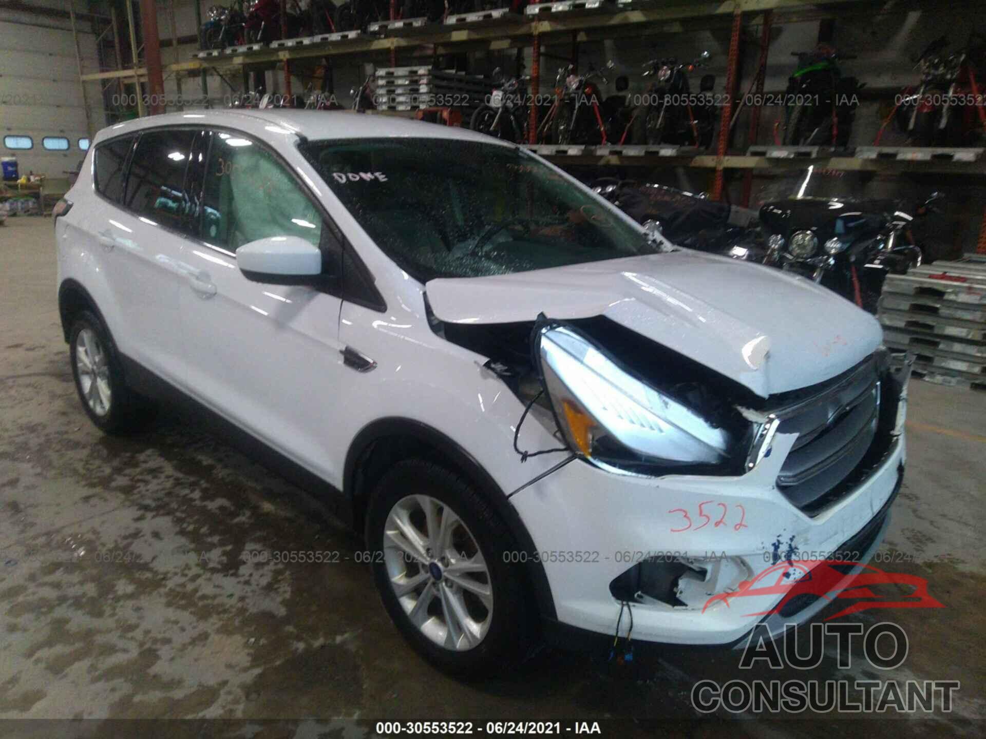FORD ESCAPE 2017 - 1FMCU9G97HUC99156