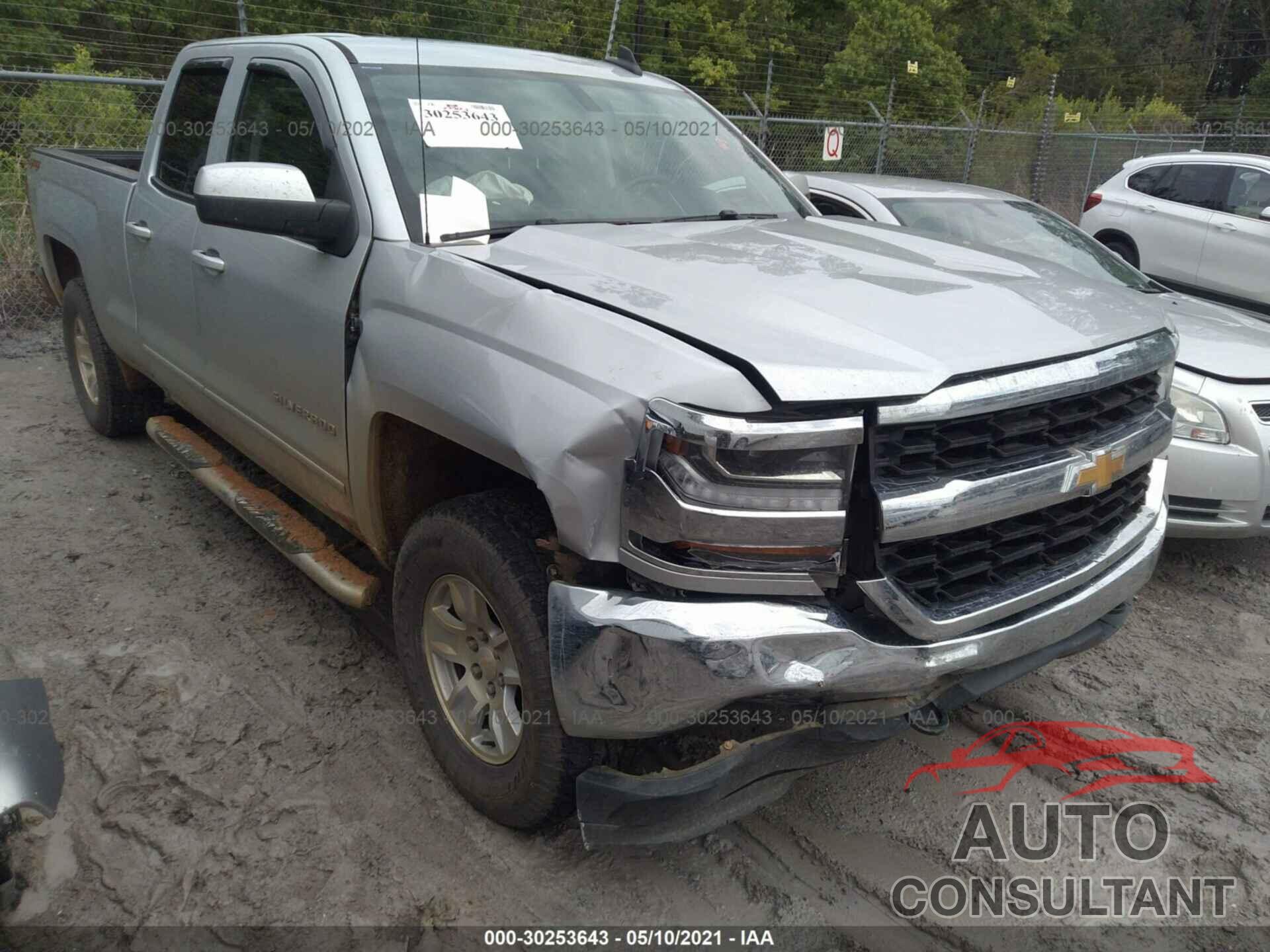 CHEVROLET SILVERADO 1500 2018 - 1GCVKREC1JZ166855