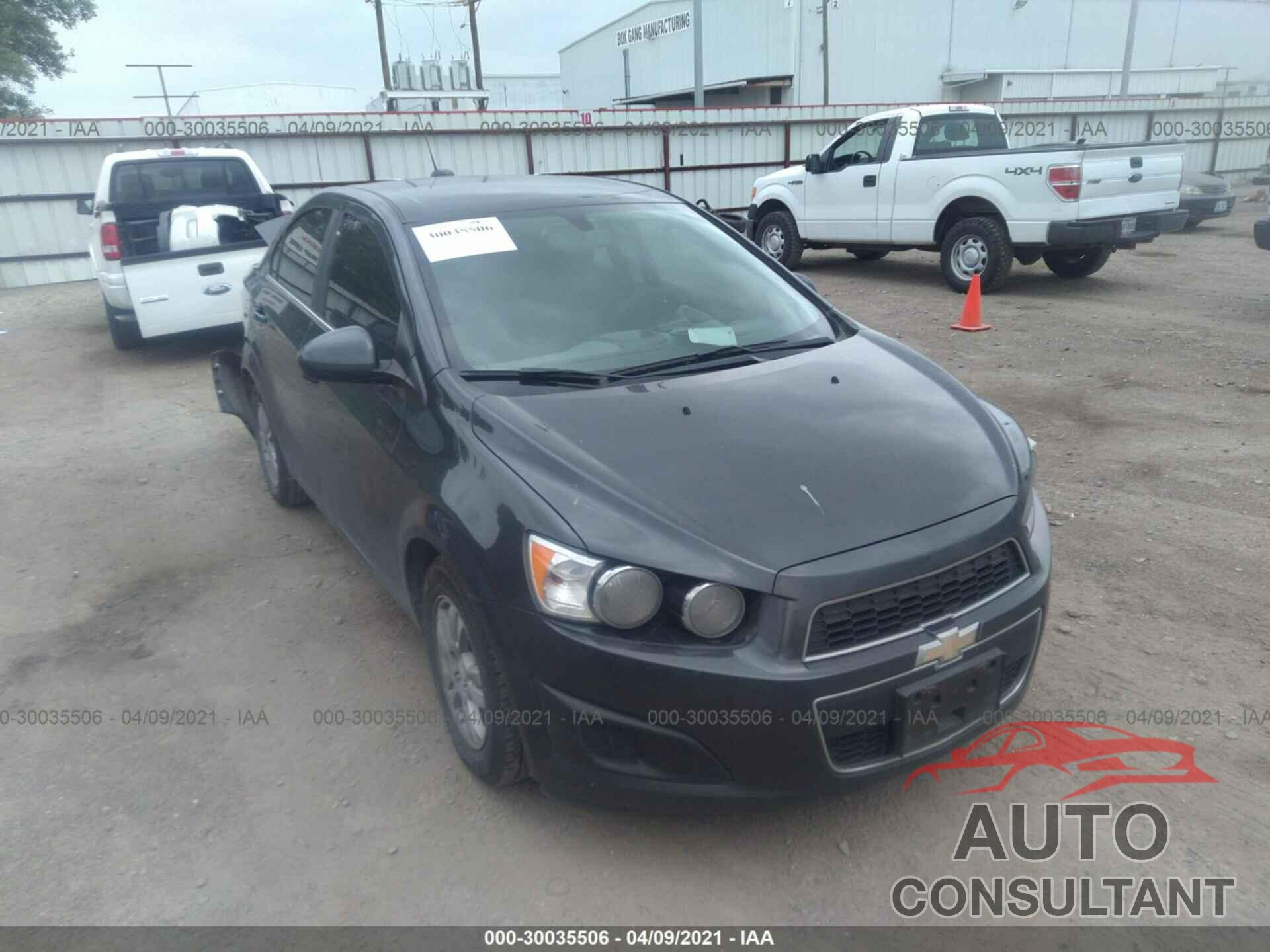 CHEVROLET SONIC 2016 - 1G1JC5SH1G4117674