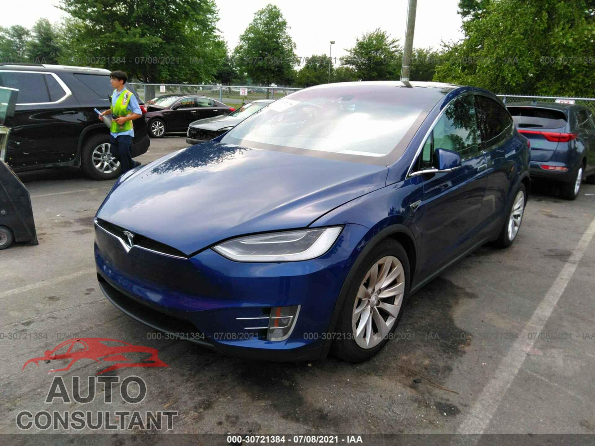 TESLA MODEL X 2016 - 5YJXCAE28GF013435