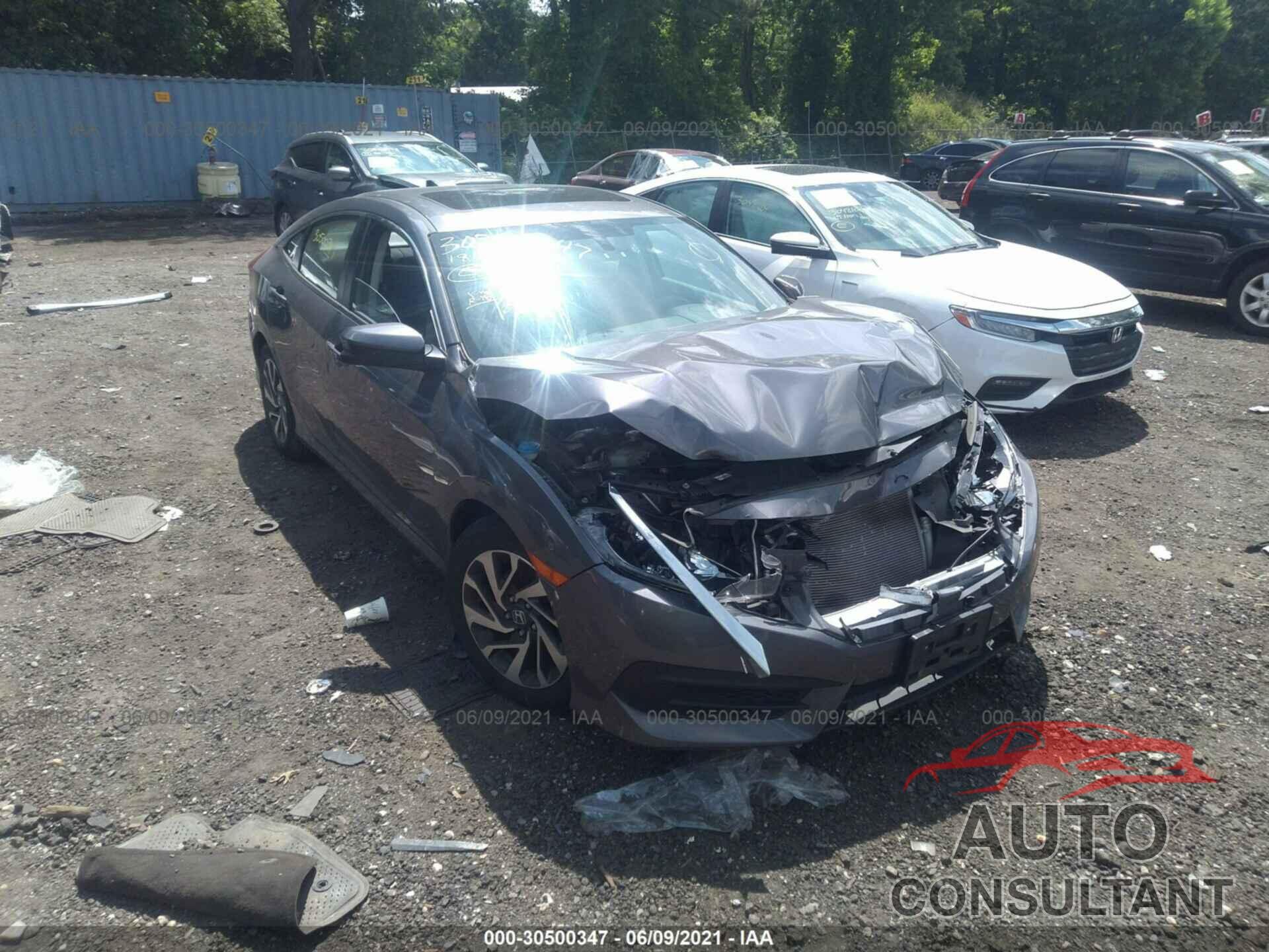 HONDA CIVIC SEDAN 2018 - 2HGFC2F77JH601227