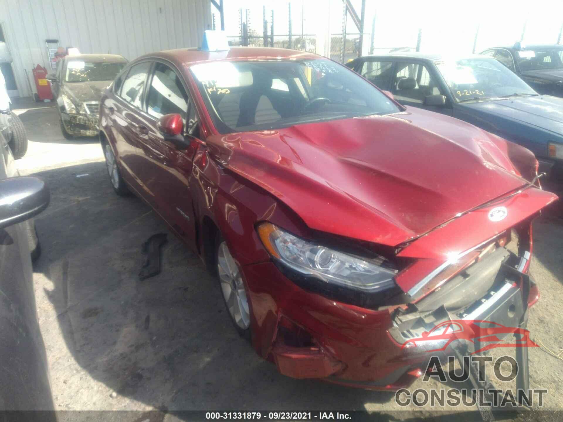 FORD FUSION HYBRID 2019 - 3FA6P0LU3KR135597