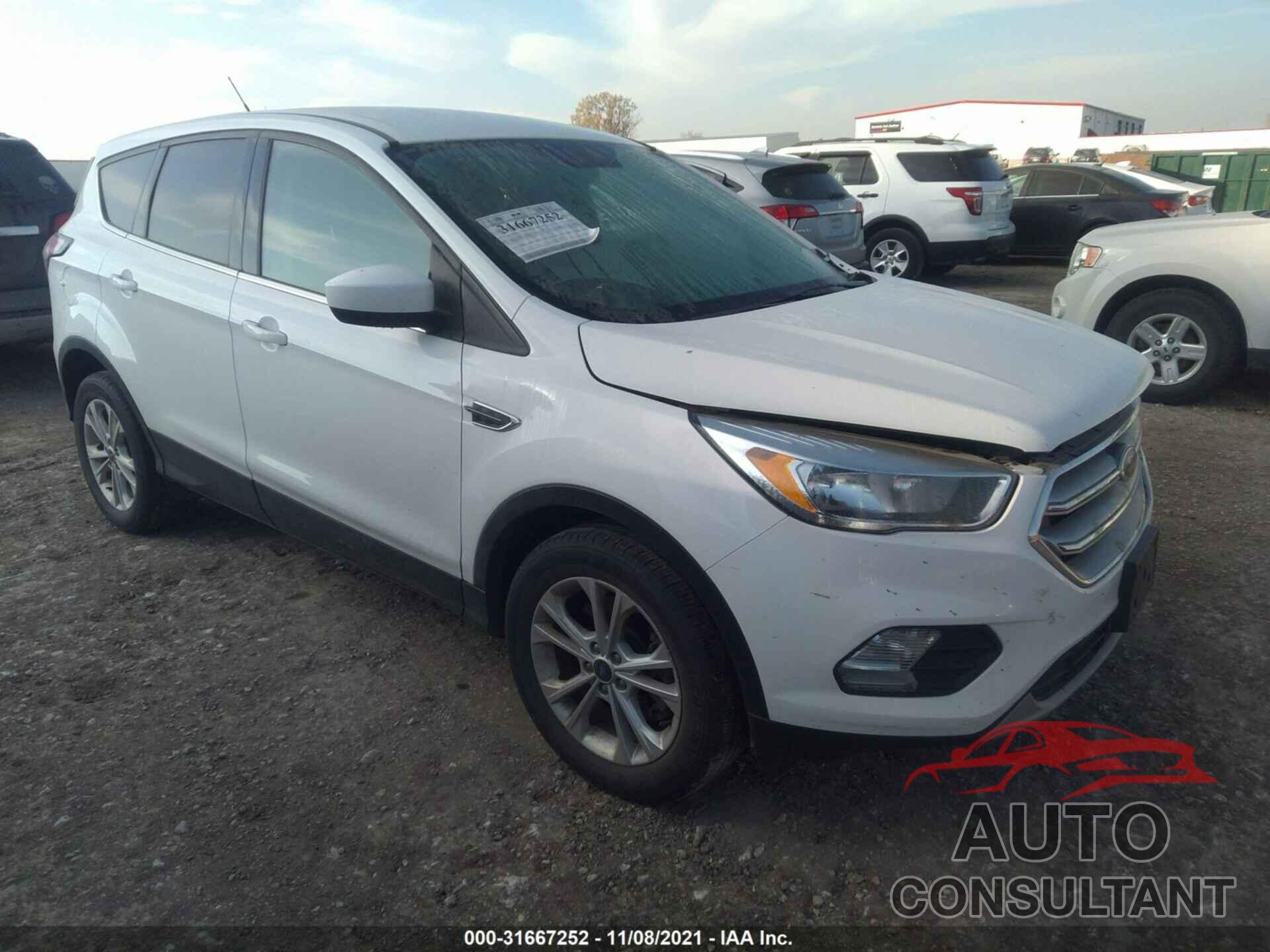 FORD ESCAPE 2017 - 1FMCU9GD2HUA54026