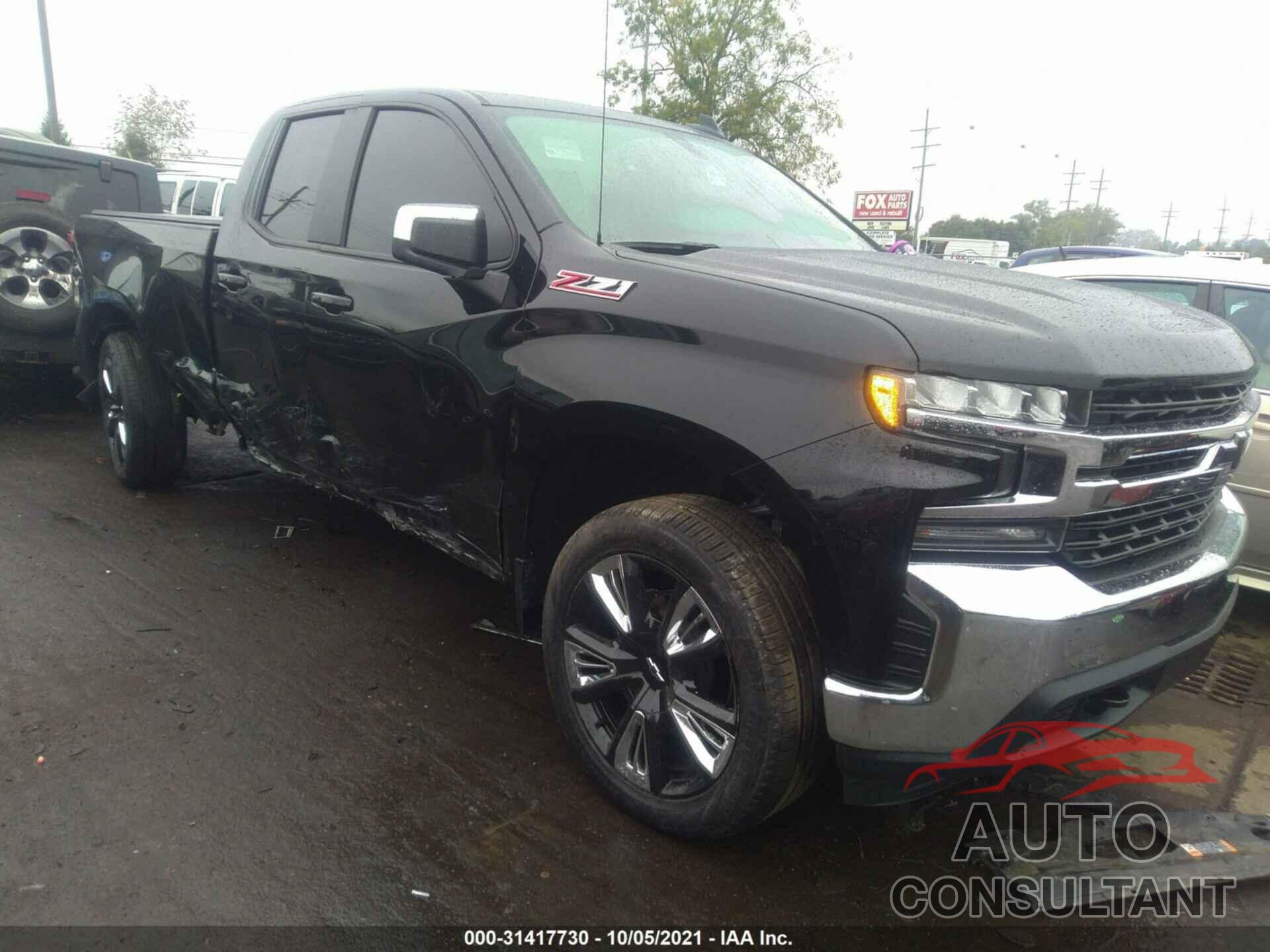 CHEVROLET SILVERADO 1500 2021 - 1GCRYDEDXMZ251967