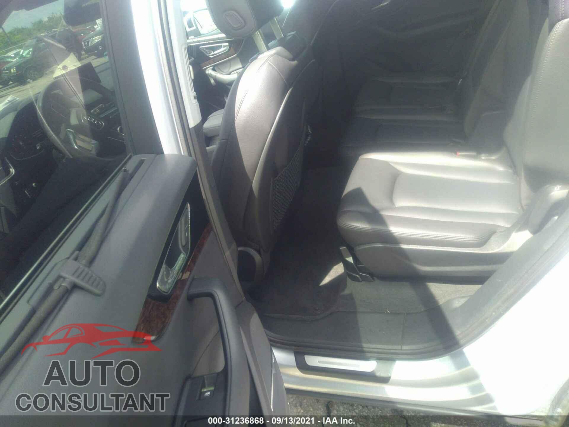 AUDI Q7 2018 - WA1VAAF75JD015093
