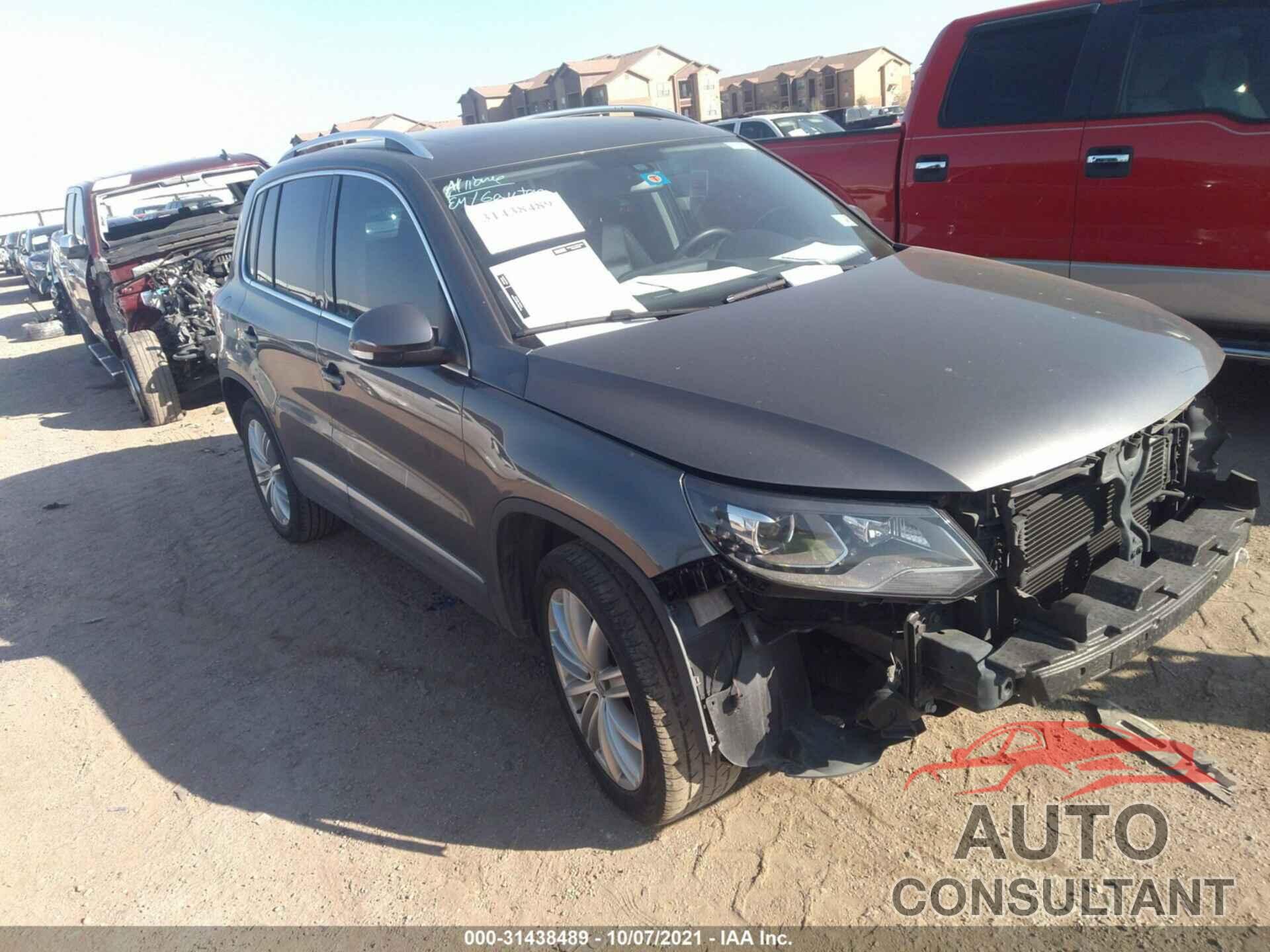 VOLKSWAGEN TIGUAN 2016 - WVGAV7AX8GW513512