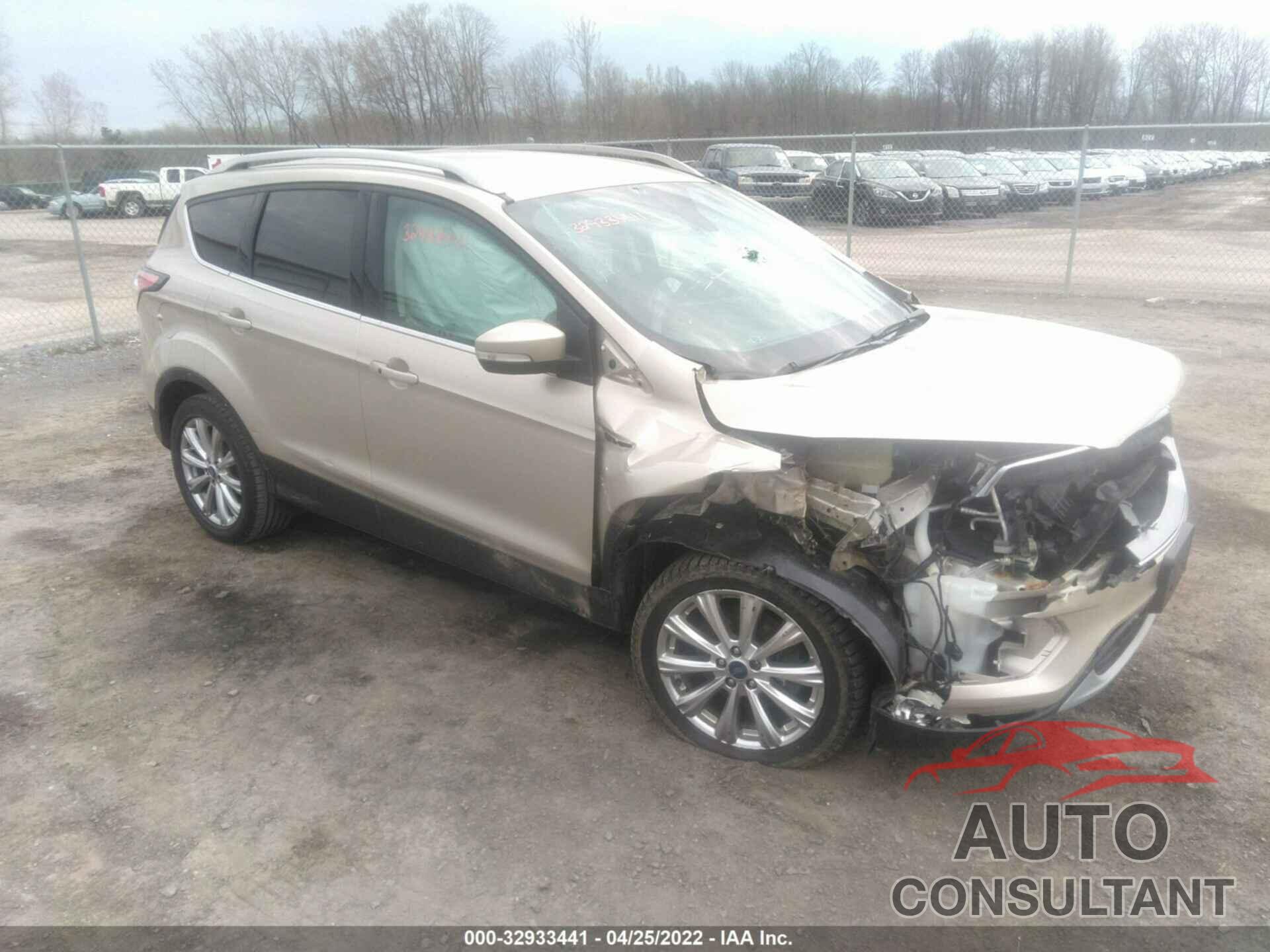 FORD ESCAPE 2017 - 1FMCU9J93HUB05747
