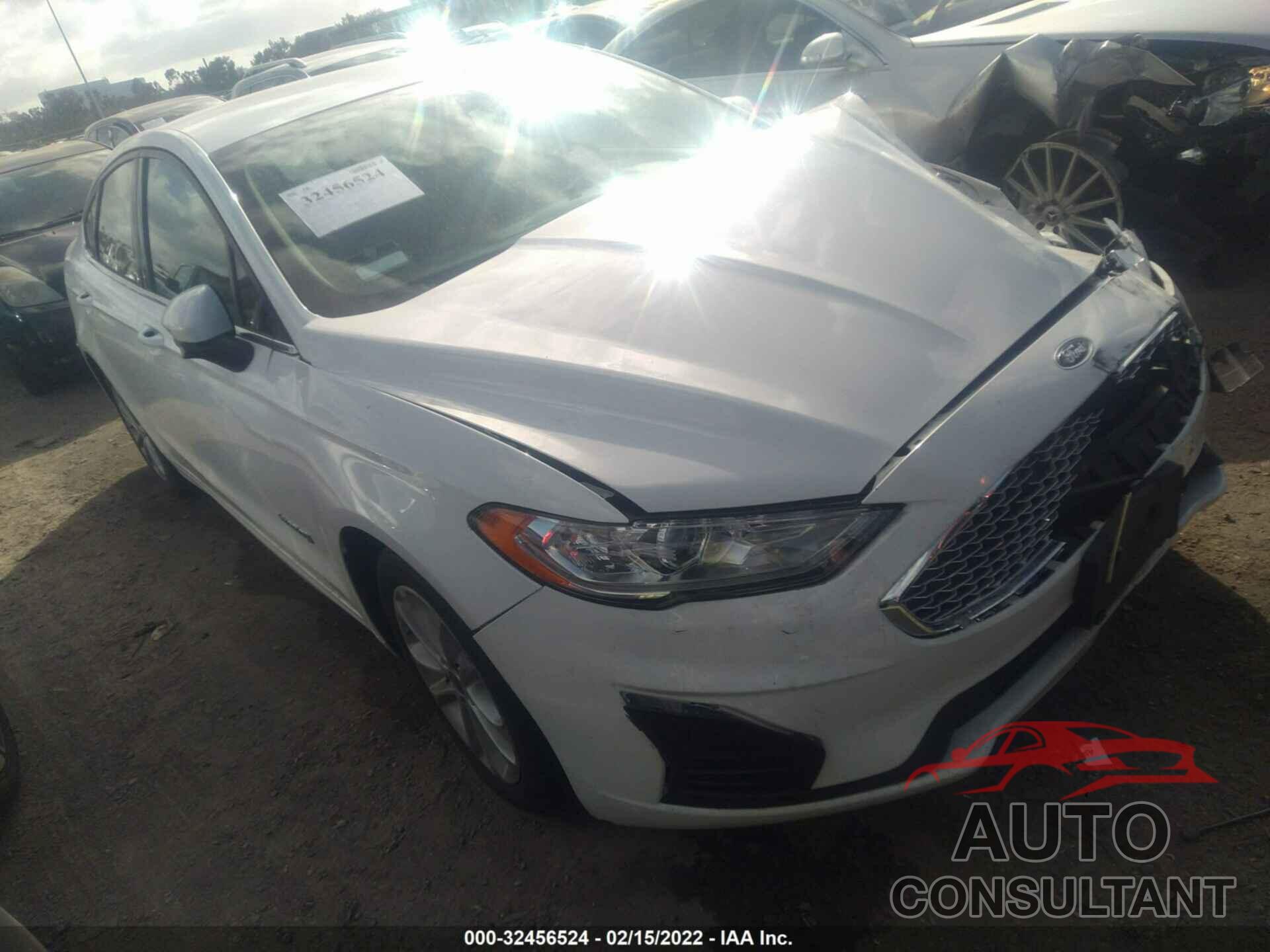 FORD FUSION HYBRID 2019 - 3FA6P0LU0KR148517