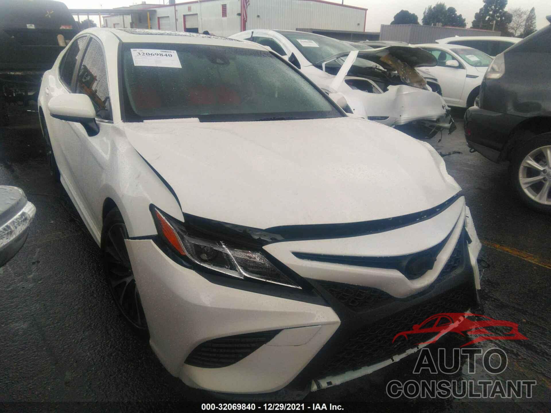 TOYOTA CAMRY 2018 - JTNB11HK1J3069941