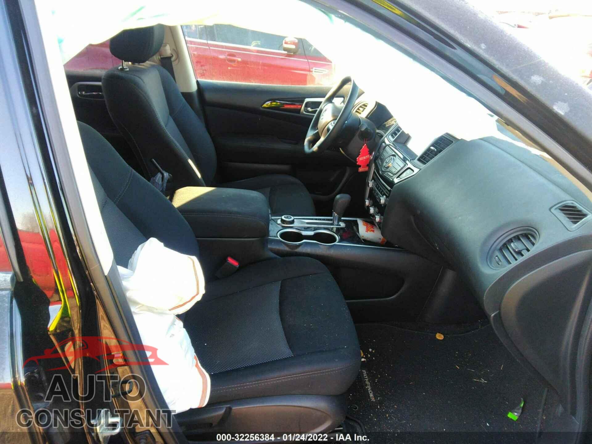 NISSAN PATHFINDER 2017 - 5N1DR2MM4HC907582