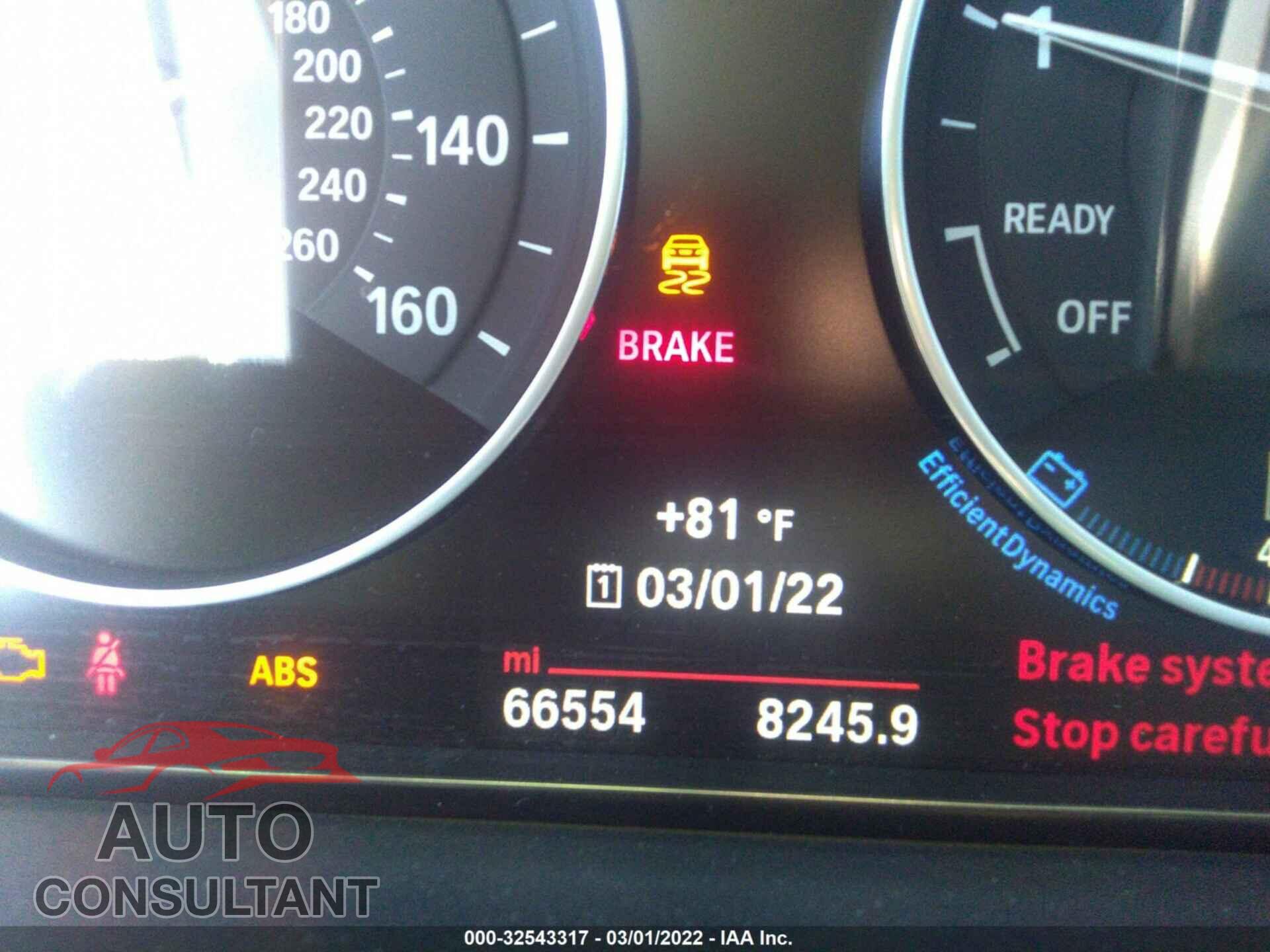 BMW 3 SERIES 2016 - WBA8E1G52GNU12037
