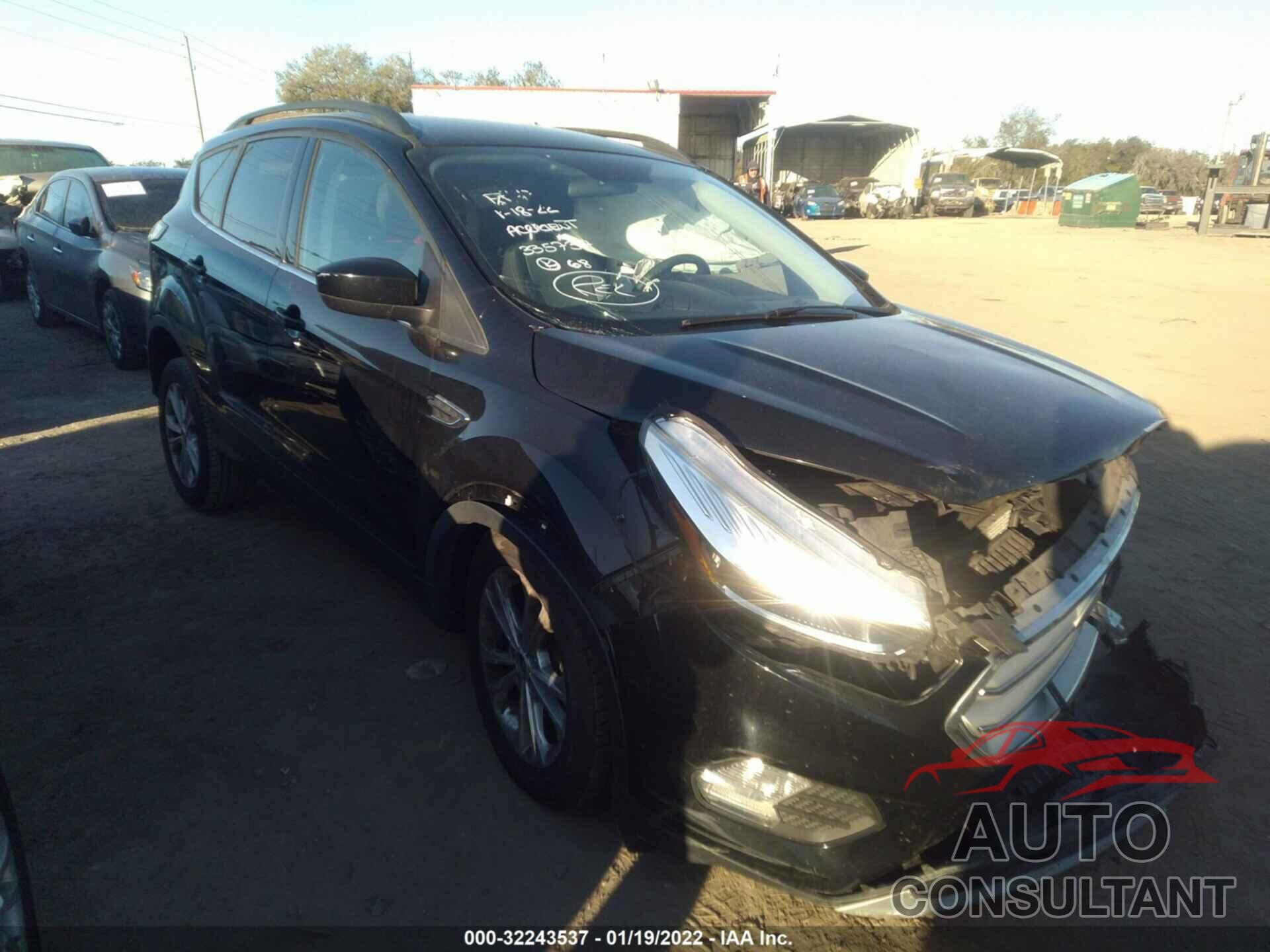 FORD ESCAPE 2018 - 1FMCU0GD0JUA65642
