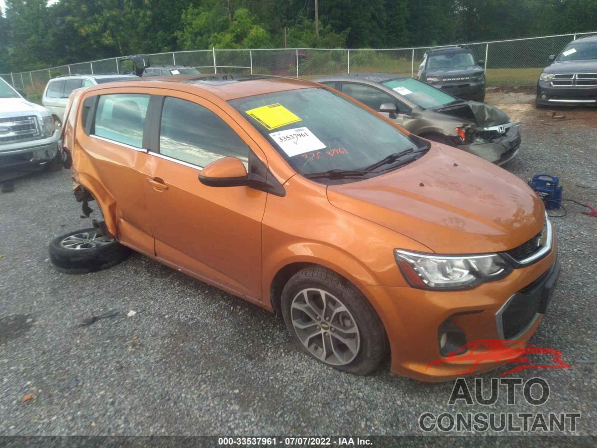 CHEVROLET SONIC 2017 - 1G1JD6SB8H4142085