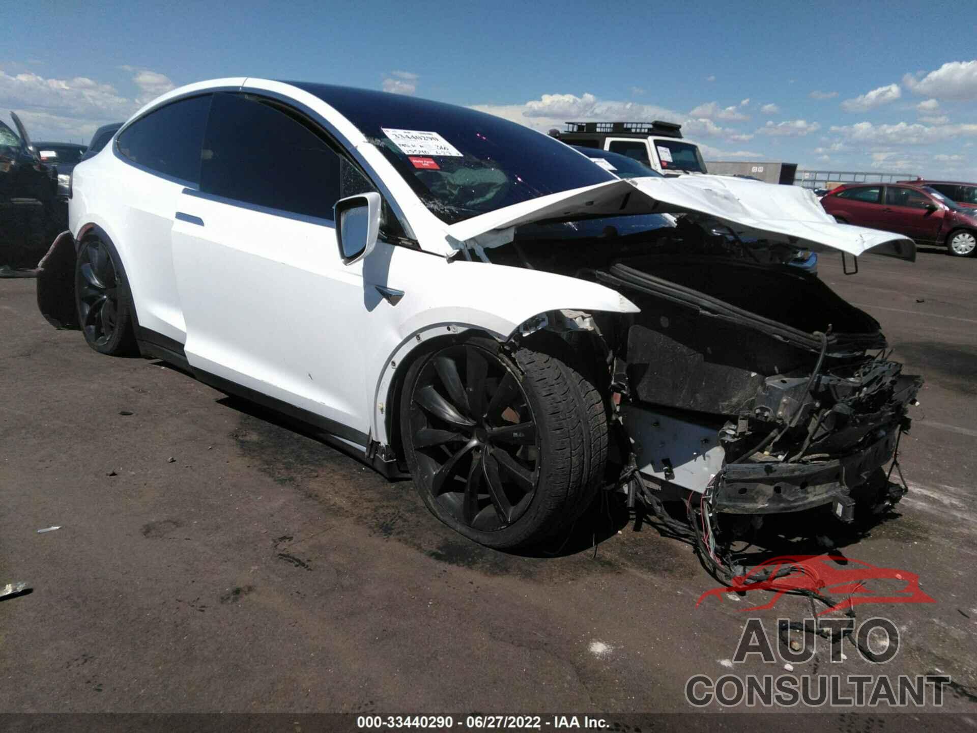 TESLA MODEL X 2018 - 5YJXCBE46JF143552