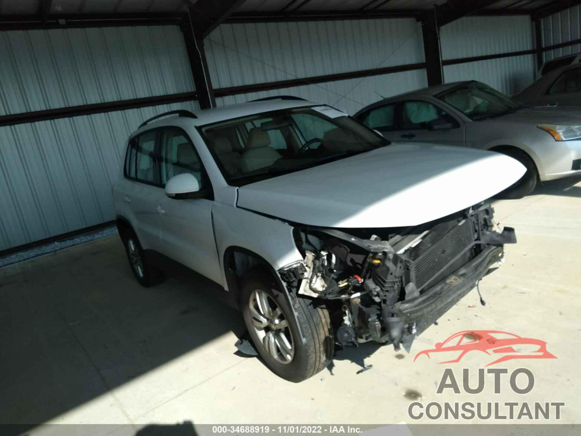 VOLKSWAGEN TIGUAN 2016 - WVGBV7AX6GW546237