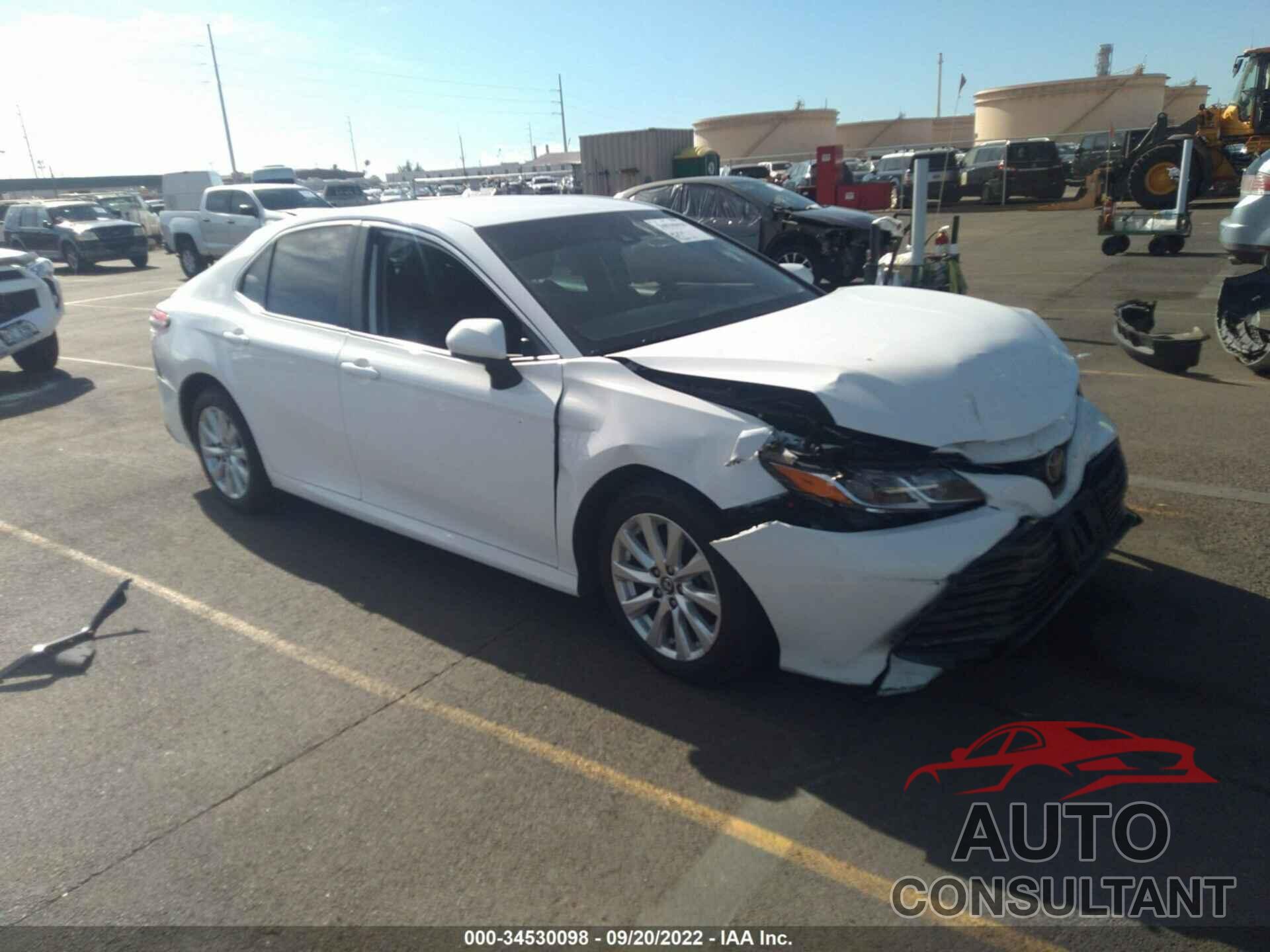 TOYOTA CAMRY 2018 - 4T1B11HK8JU026580