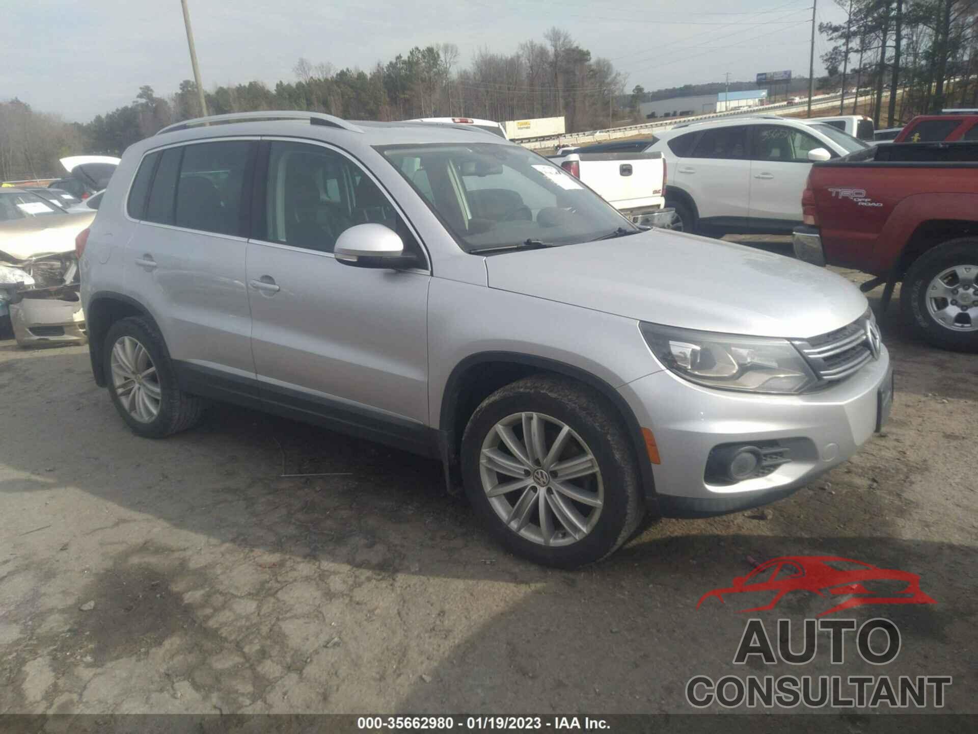 VOLKSWAGEN TIGUAN 2016 - WVGBV7AX0GW540014