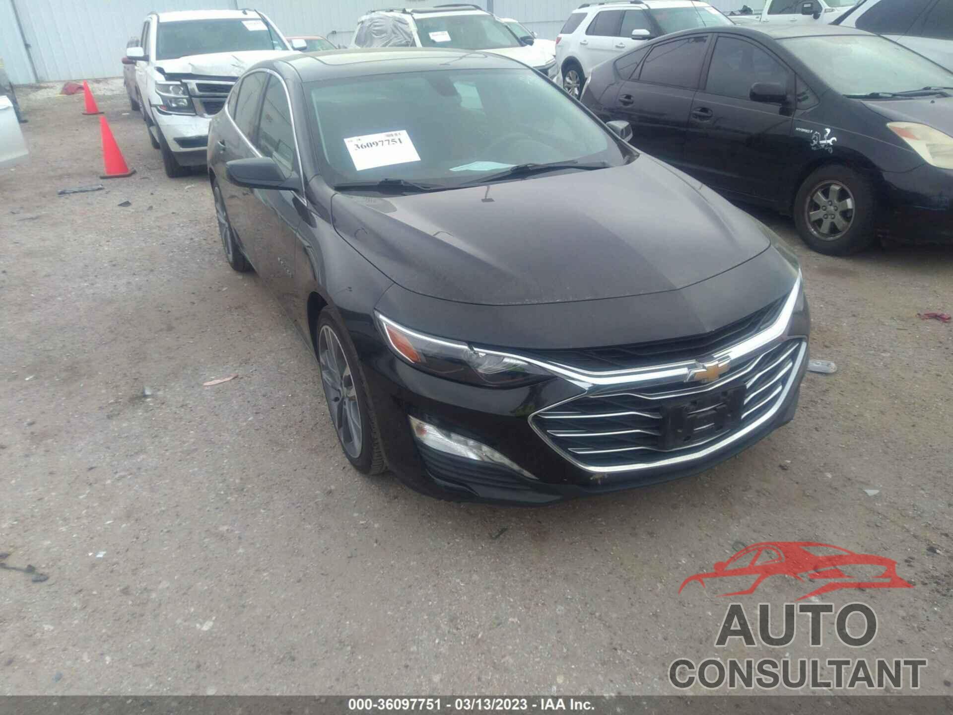 CHEVROLET MALIBU 2021 - 1G1ZD5ST8MF045814