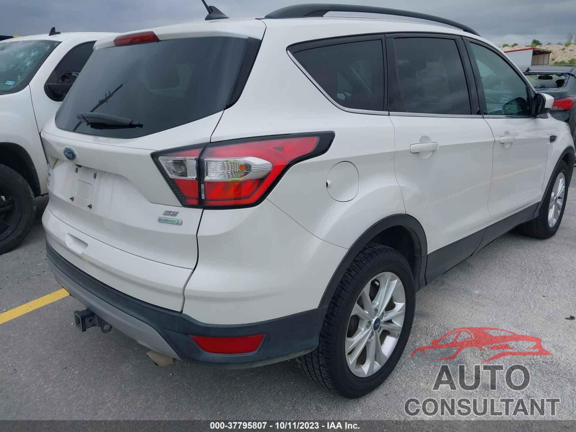 FORD ESCAPE 2018 - 1FMCU0GD7JUA63726