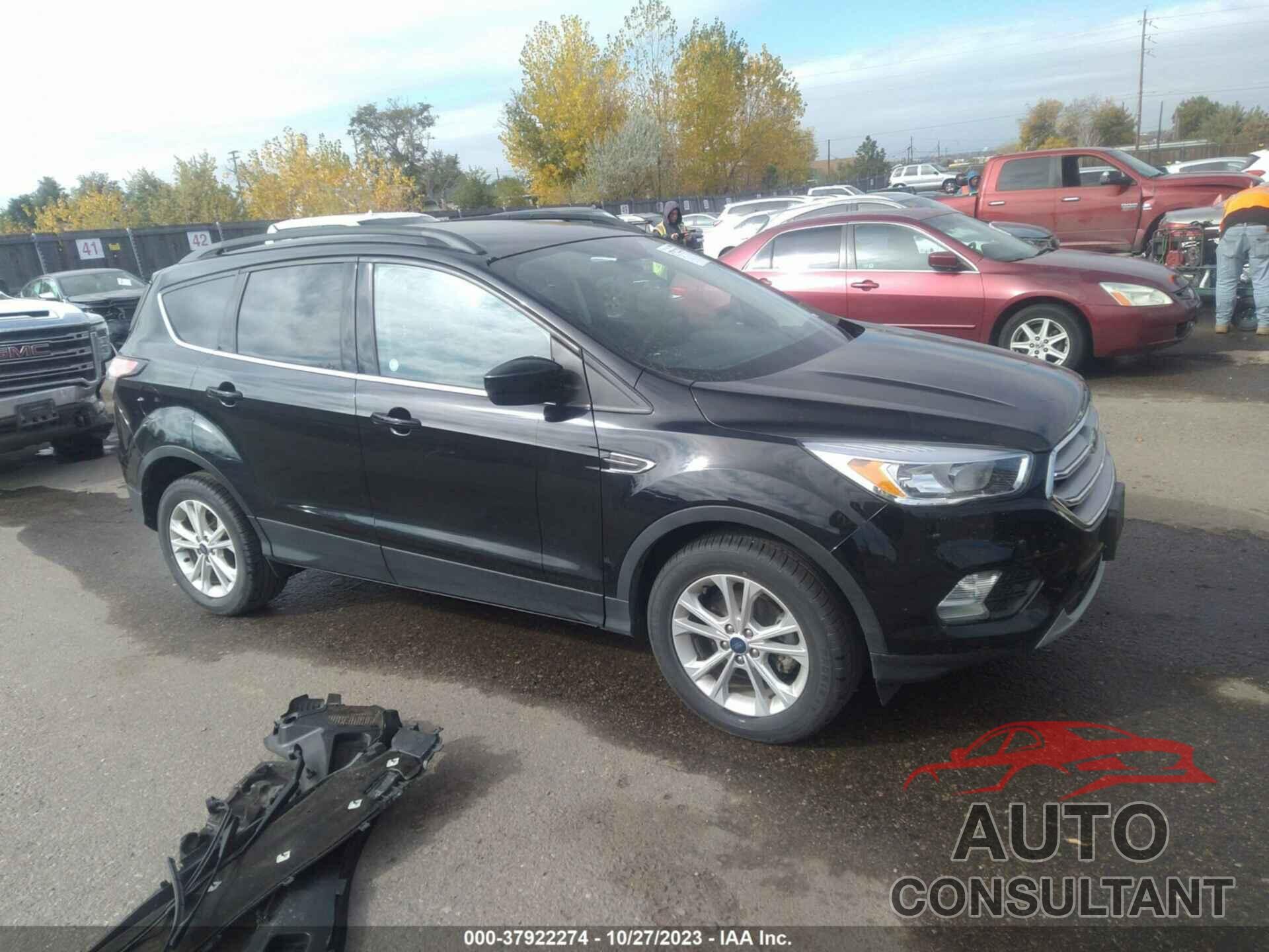 FORD ESCAPE 2018 - 1FMCU0GD8JUC31373