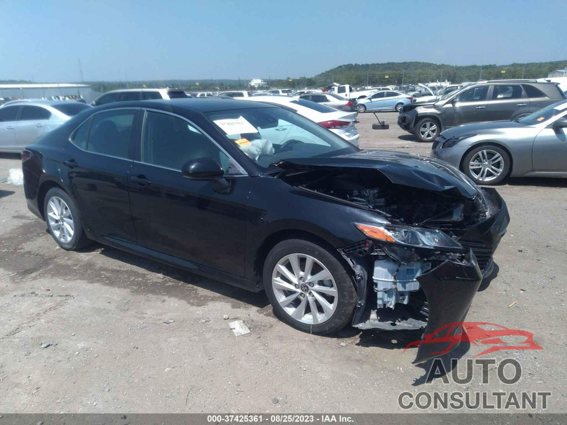 TOYOTA CAMRY 2022 - 4T1C11AK2NU617671