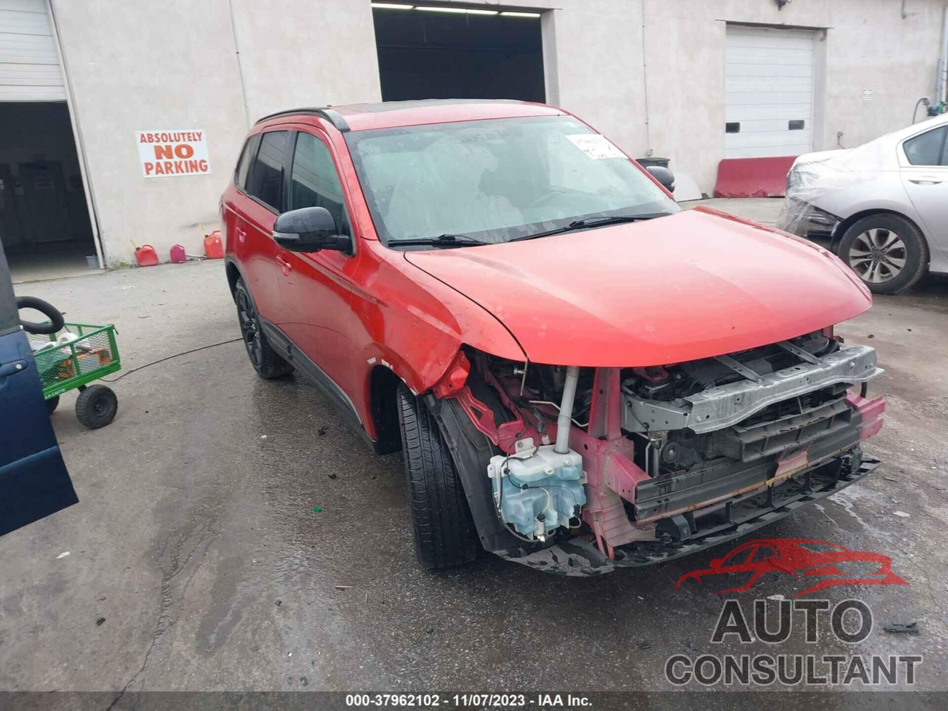 MITSUBISHI OUTLANDER 2018 - JA4AZ3A3XJZ032708