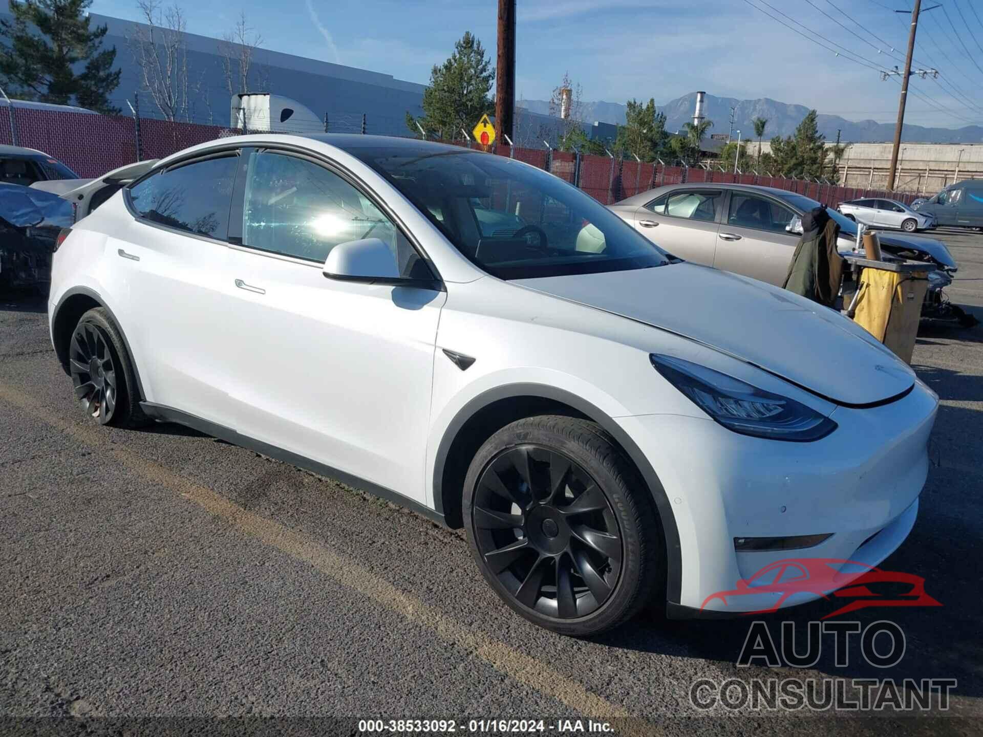 TESLA MODEL Y 2022 - 7SAYGAEE2NF346751