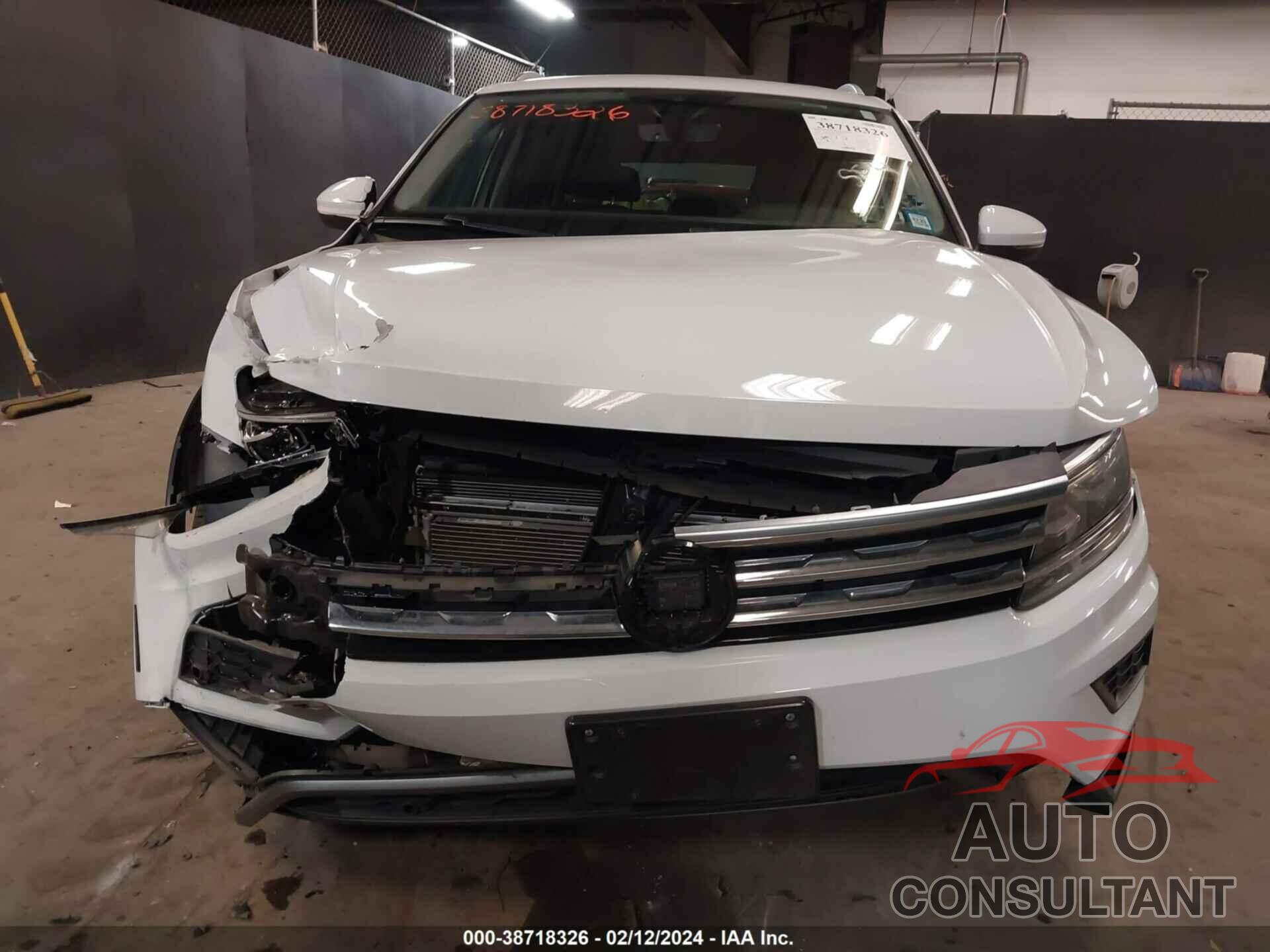 VOLKSWAGEN TIGUAN 2018 - 3VV4B7AX9JM215960